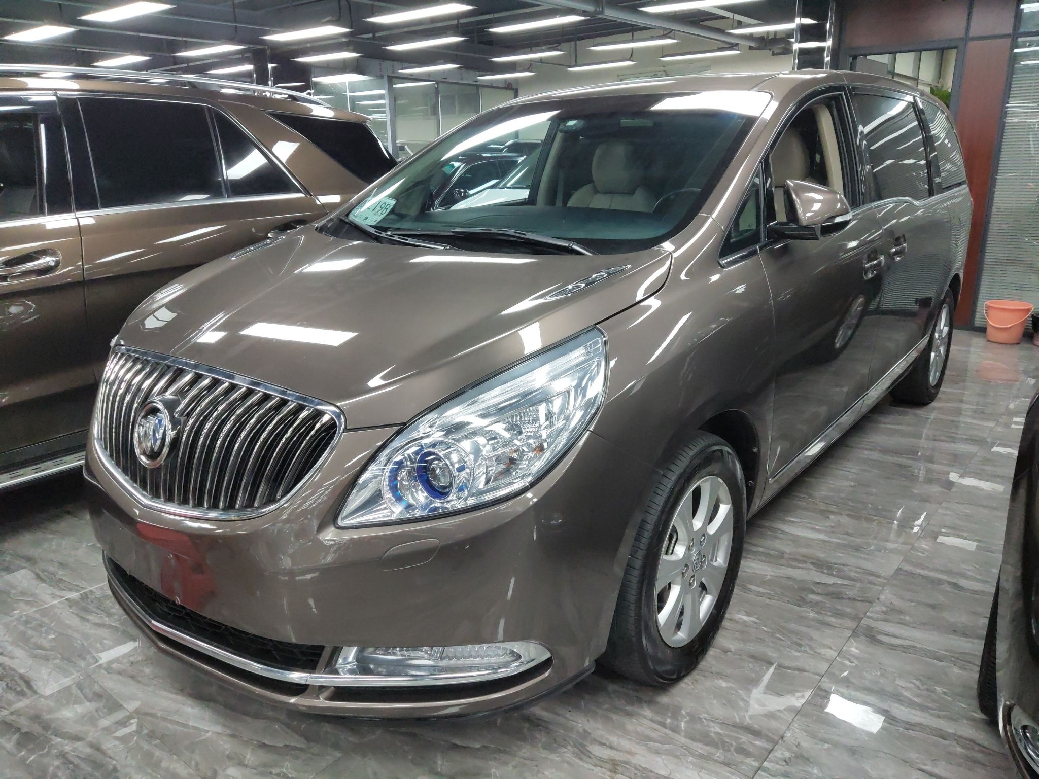 别克GL8 2014款 3.0L XT豪华商务旗舰版