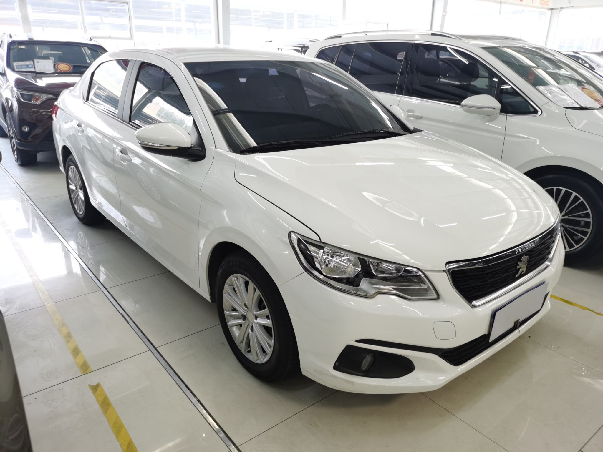 标致3012018款16l手动舒适版国Ⅴ