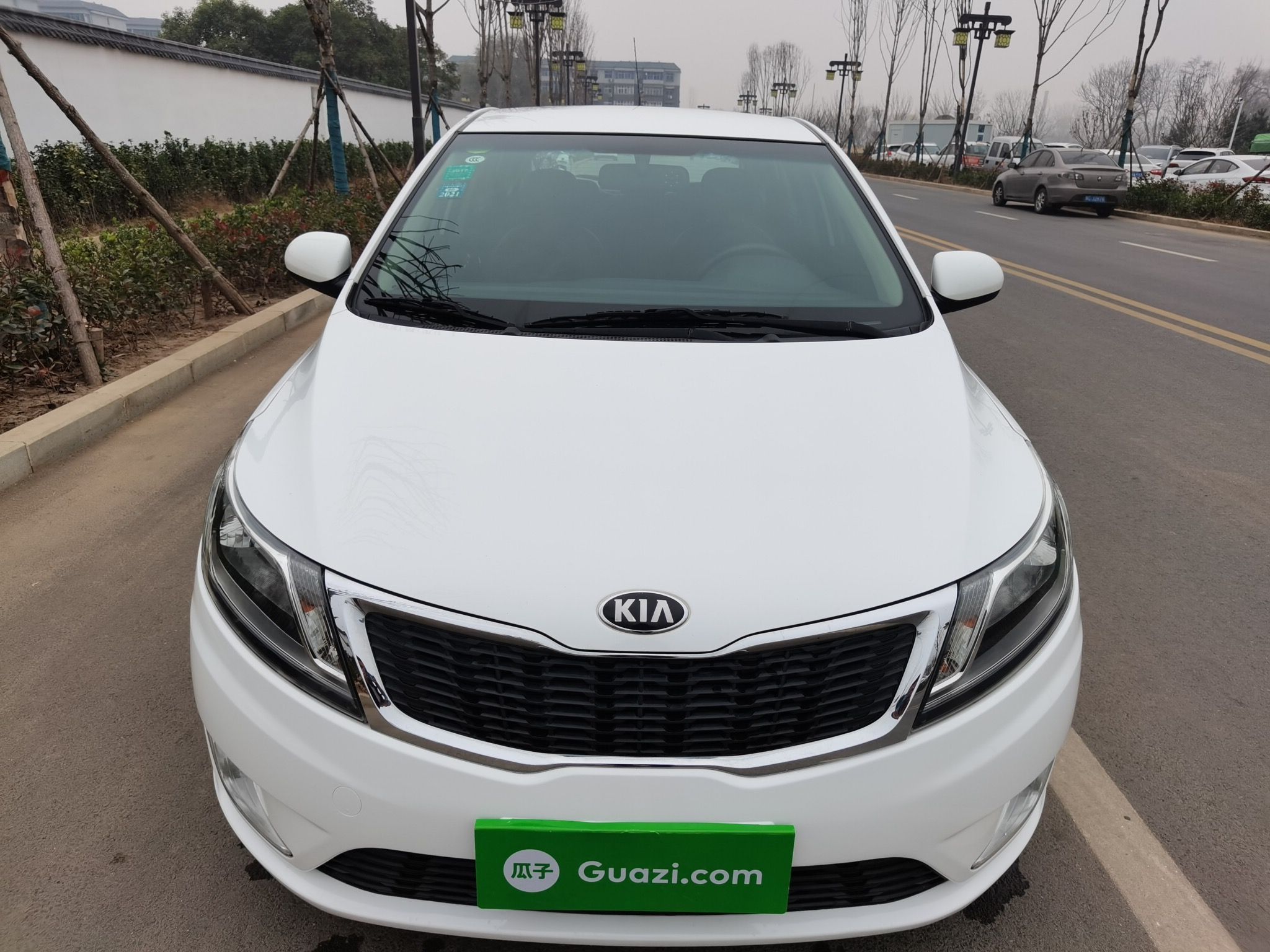 起亚k22012款14l手动5门5座两厢车gl纪念版国Ⅳ