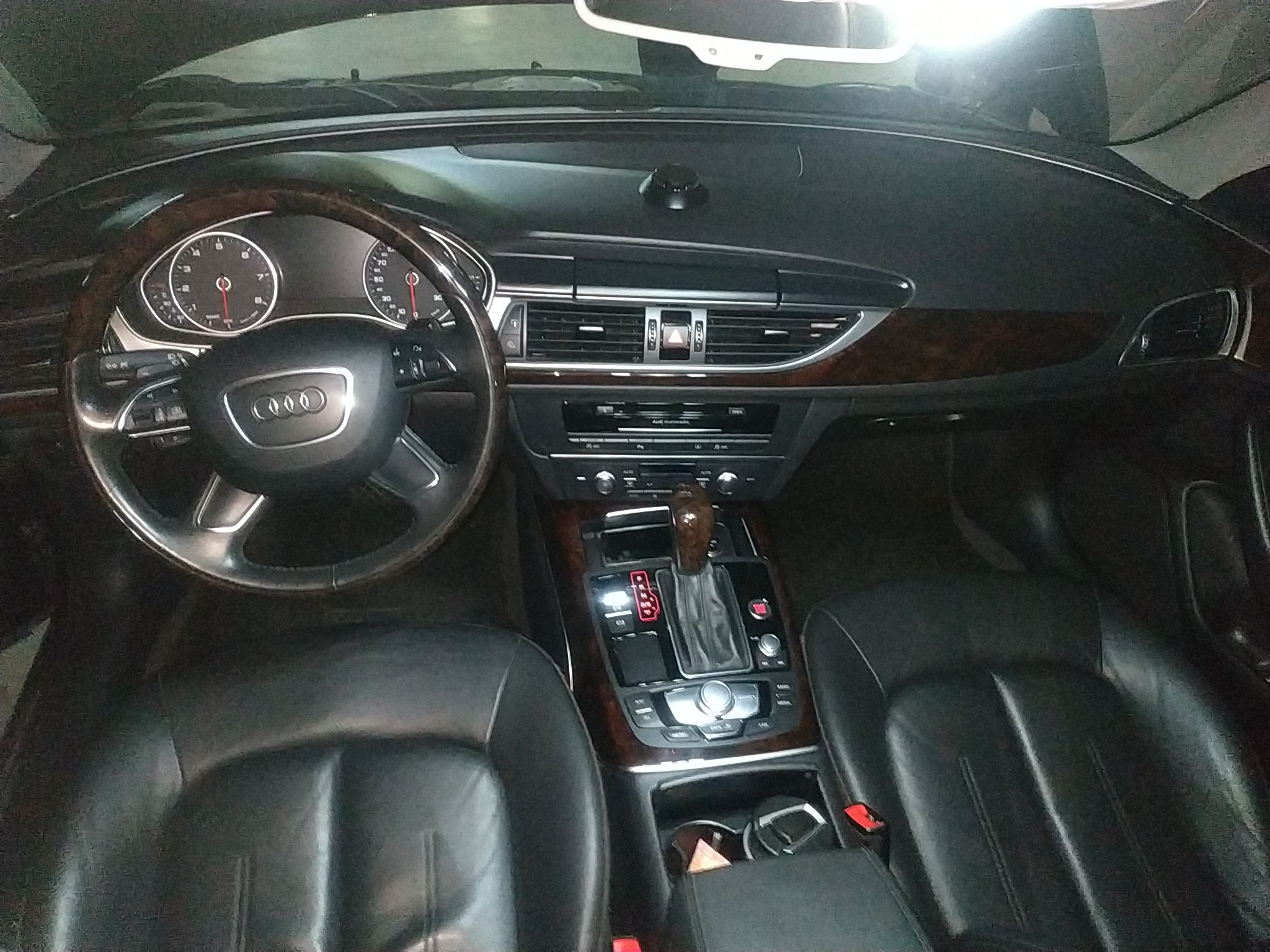 奥迪a6l30fsi2016款25l自动舒适型国Ⅴ