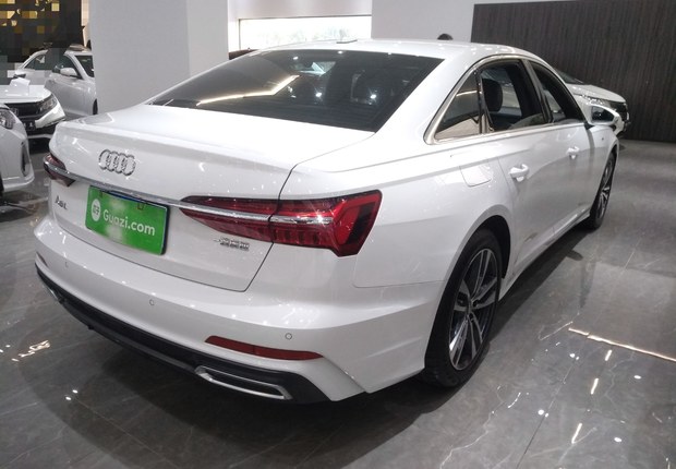 奥迪A6L 40TFSI 2021款 2.0T 自动 豪华动感型 (国Ⅵ) 