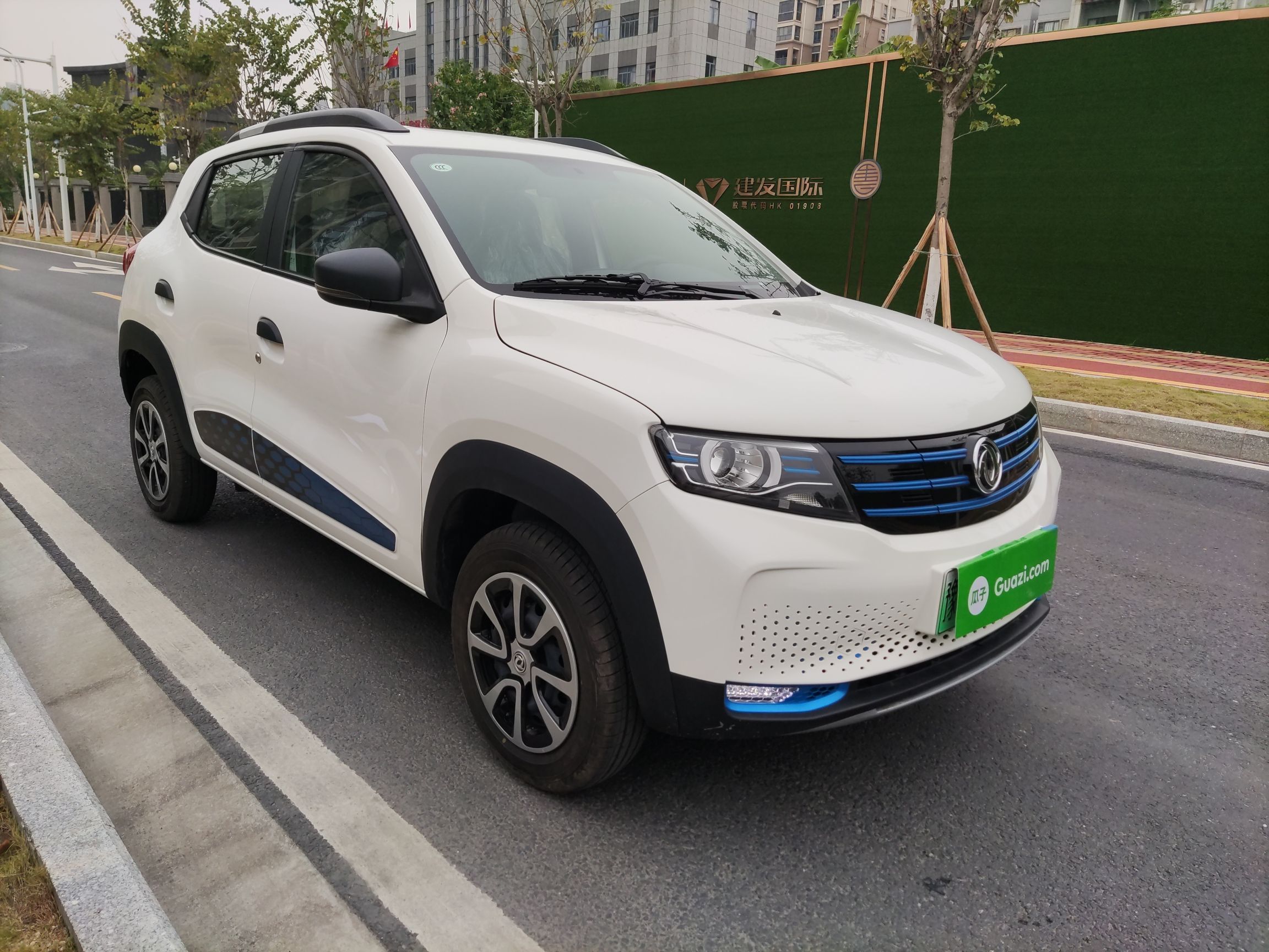 东风风光e12020款自动e智型纯电动