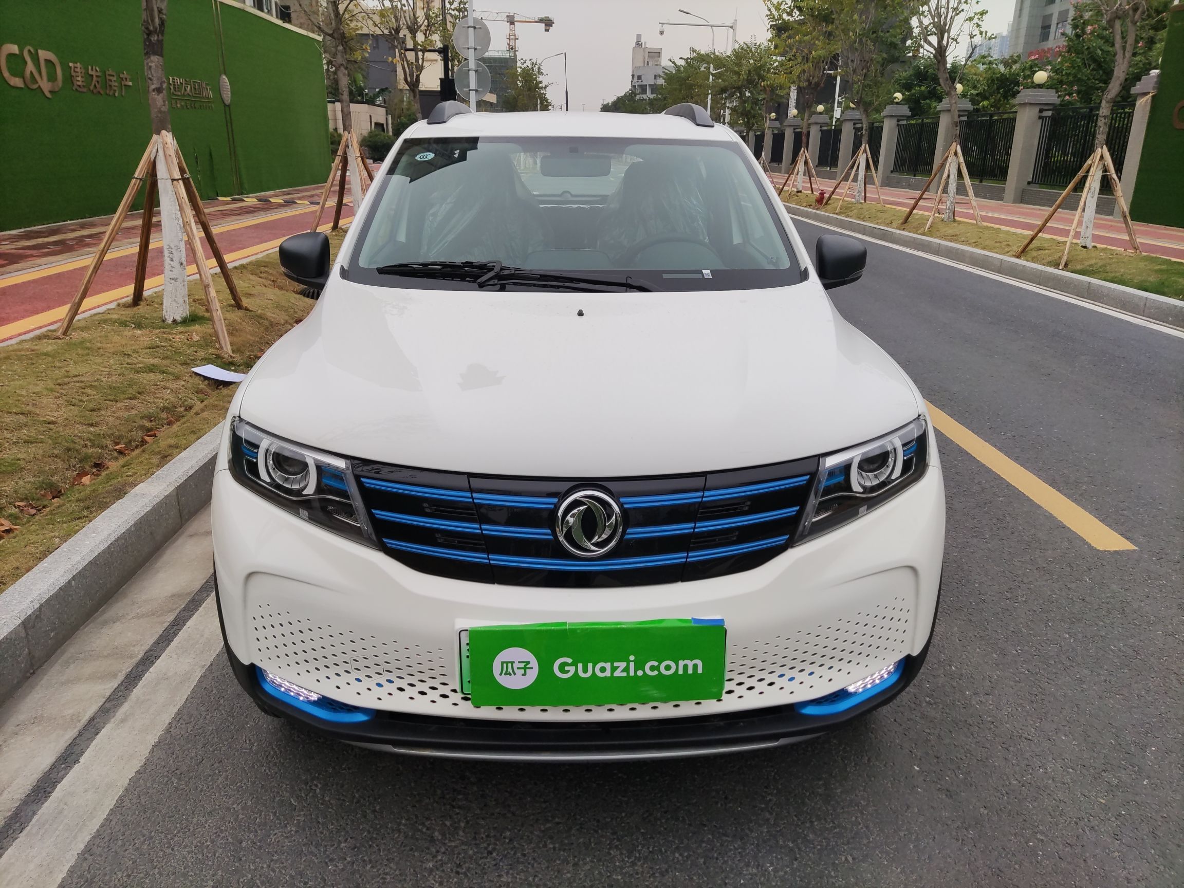 东风风光e12020款自动e智型纯电动