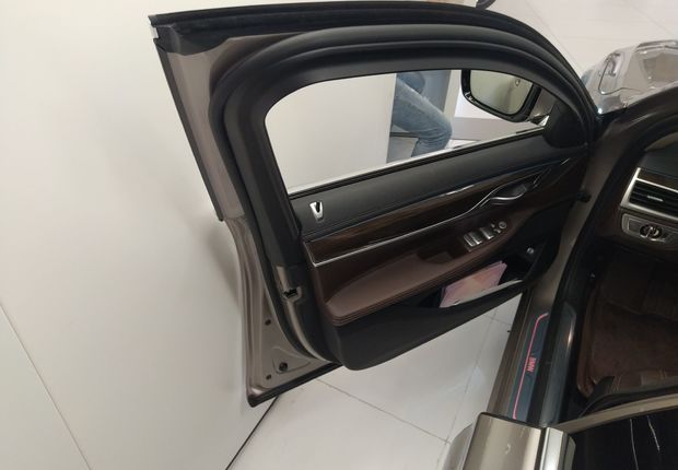 宝马7系 730Li [进口] 2018款 2.0T 自动 汽油 领先型卓越套装 