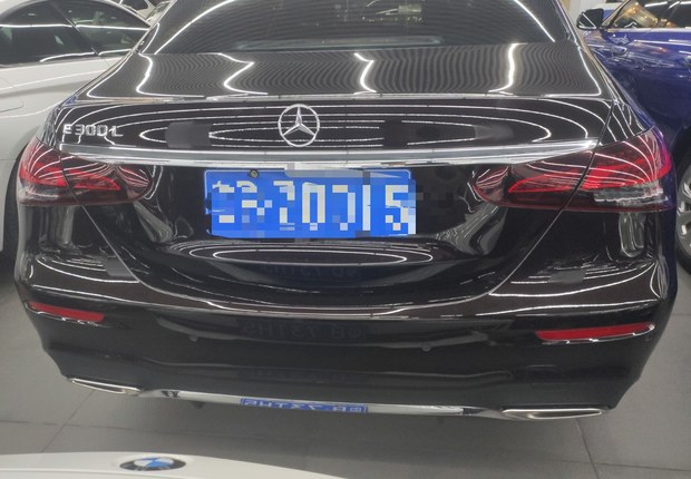 奔驰E级 E300L 2021款 2.0T 自动 汽油 运动尊贵型 (国Ⅵ) 