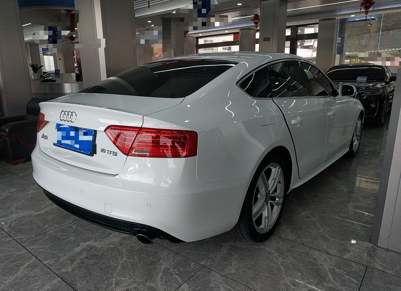 奥迪A5 2016款 改款 Sportback 45 TFSI 舒适型(进口)