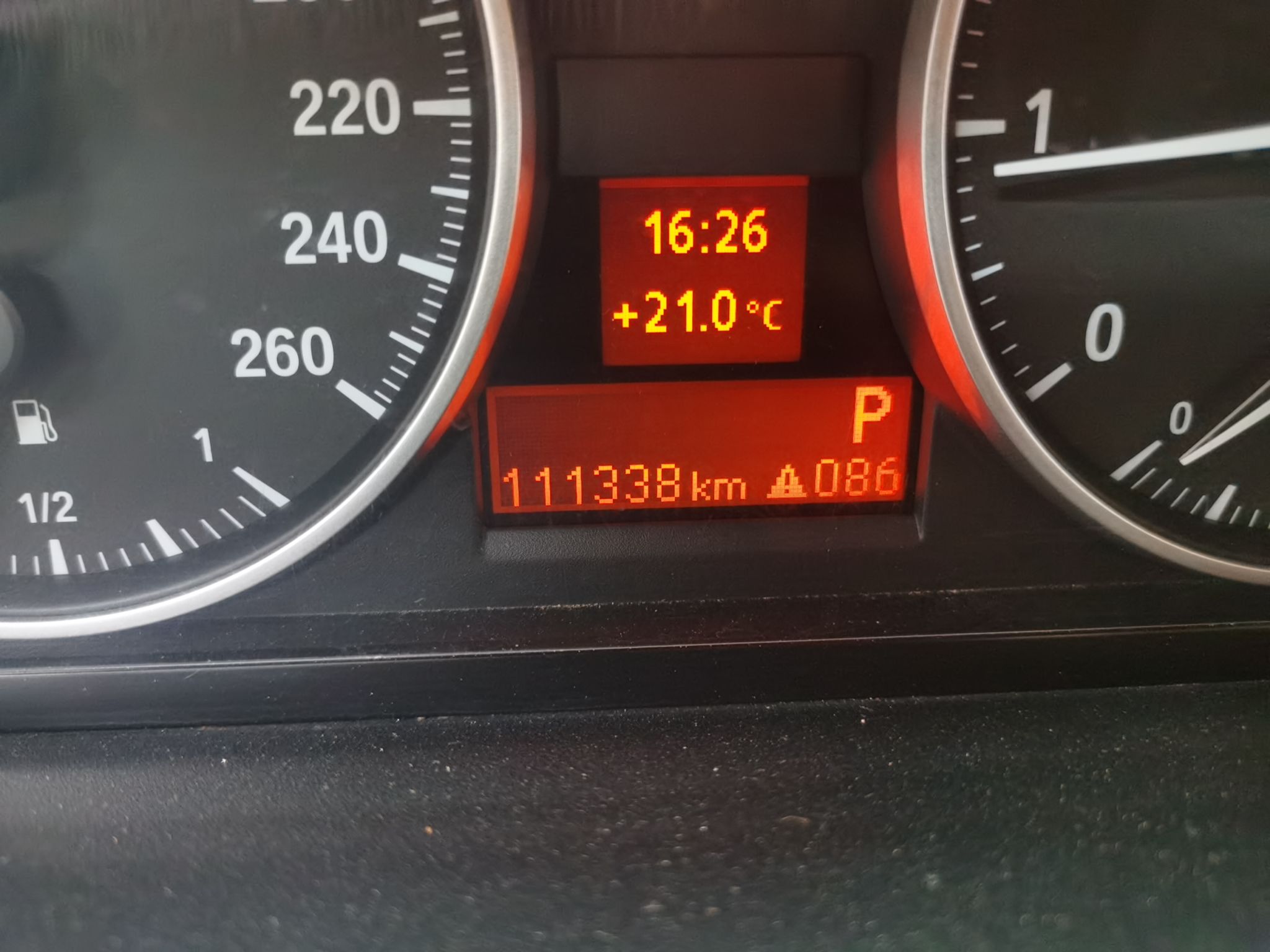 宝马3系 2011款 318i 领先型