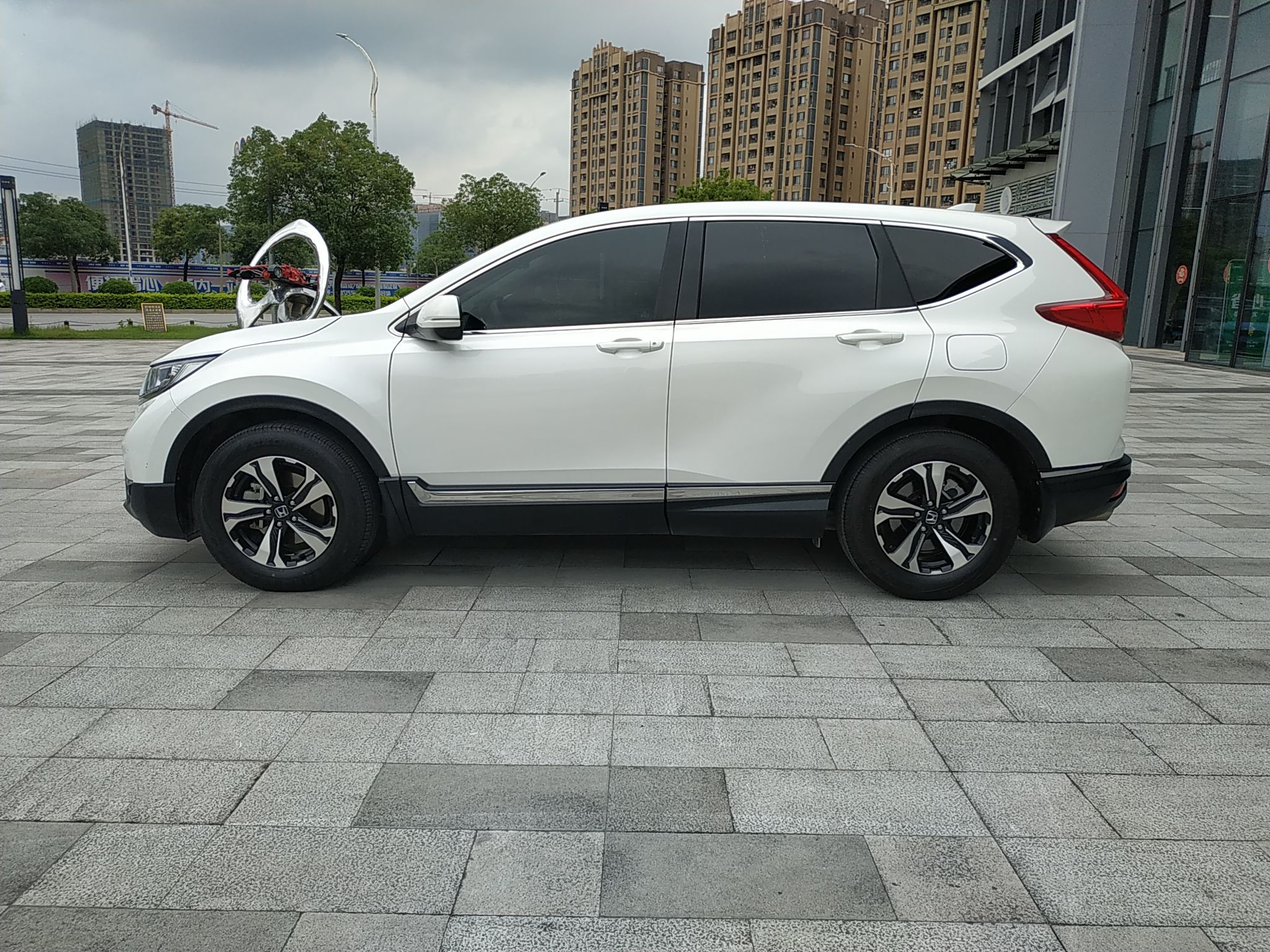 本田CR-V 2019款 耀目版plus 240TURBO CVT两驱风尚版