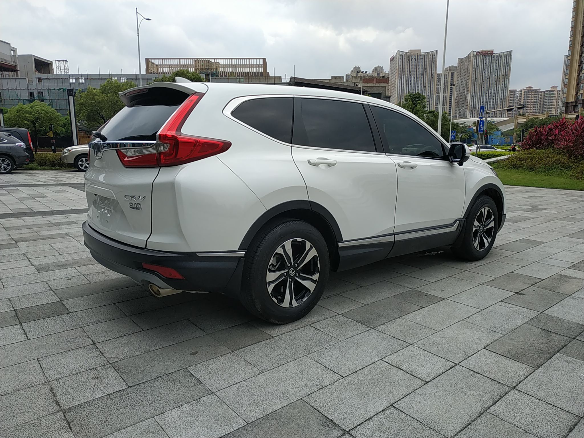 本田CR-V 2019款 耀目版plus 240TURBO CVT两驱风尚版