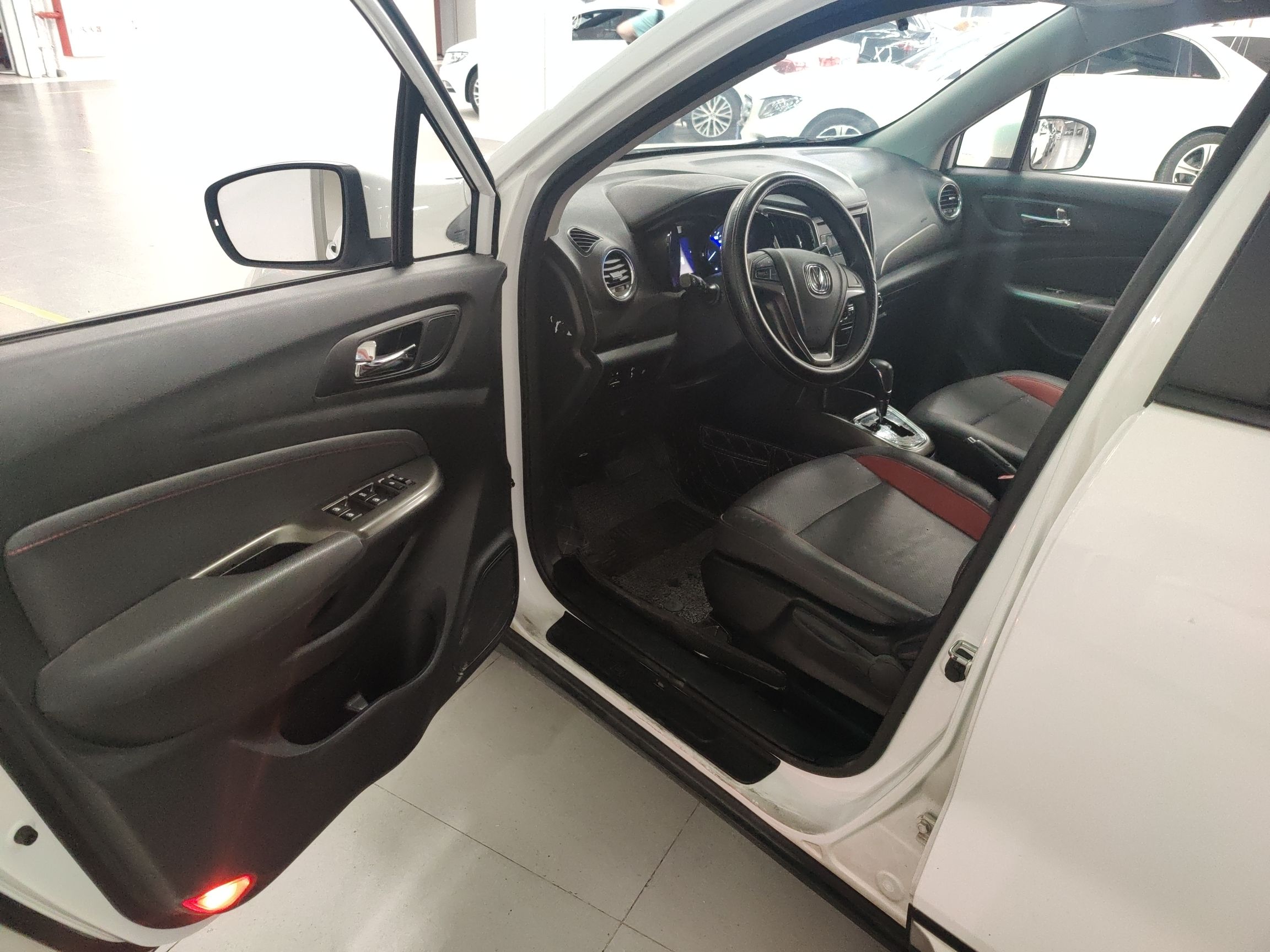 长安CS15 2016款 1.5L 自动时尚版