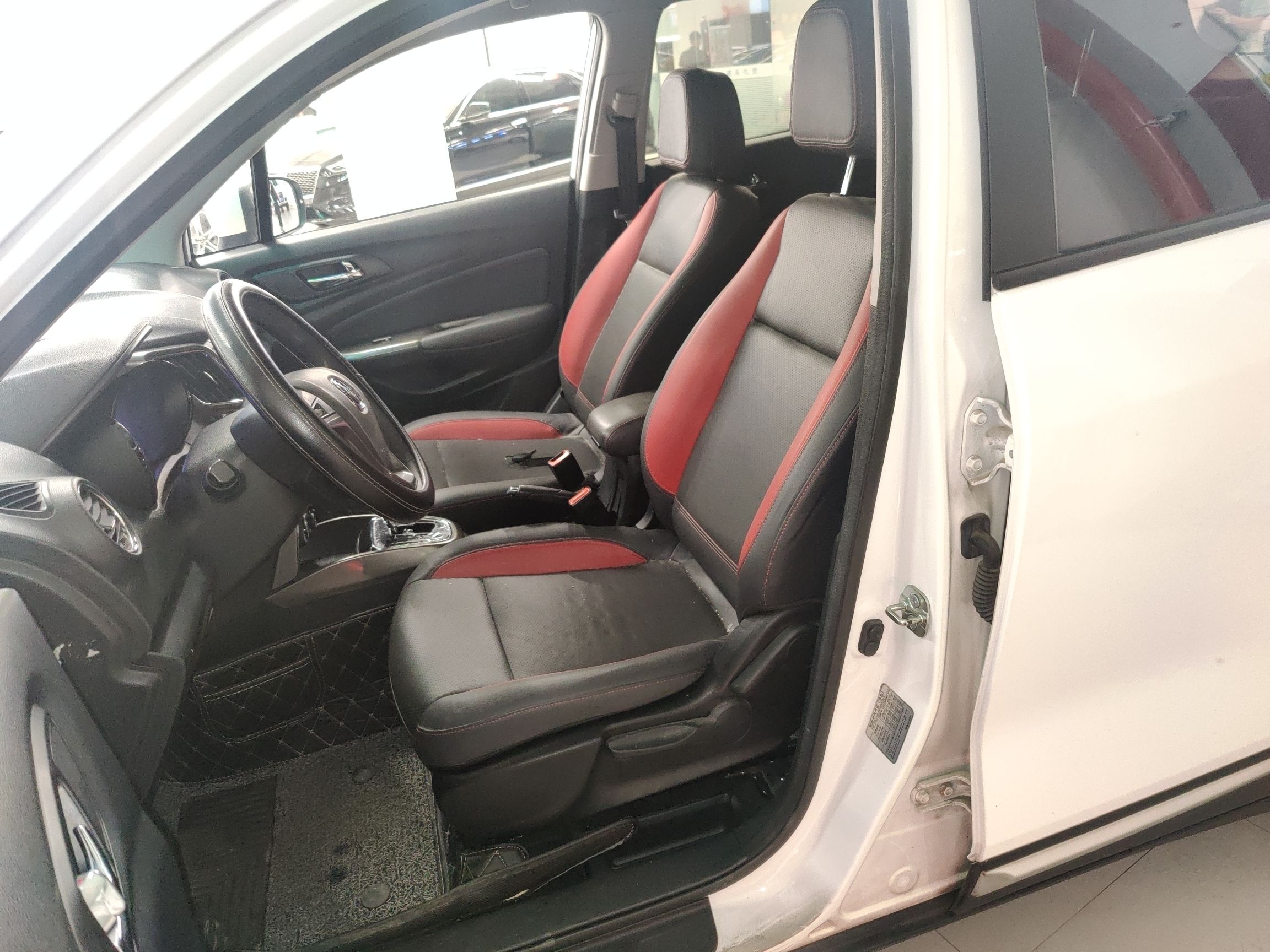 长安CS15 2016款 1.5L 自动时尚版