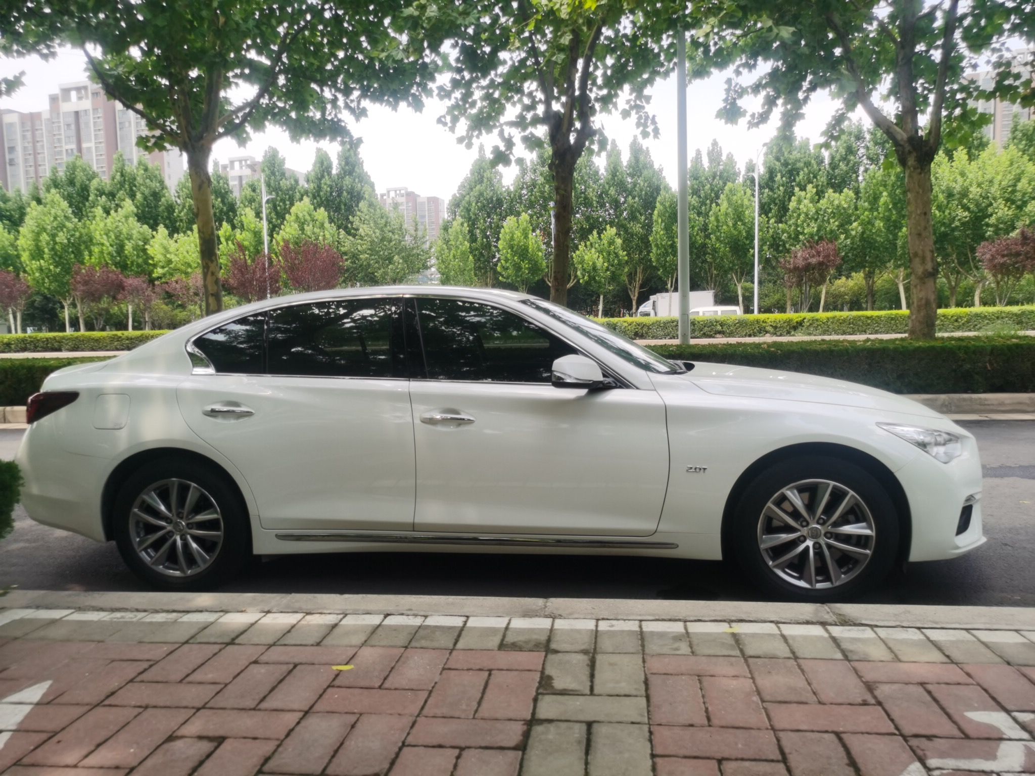 英菲尼迪Q50L 2018款 2.0T 舒适版 国VI