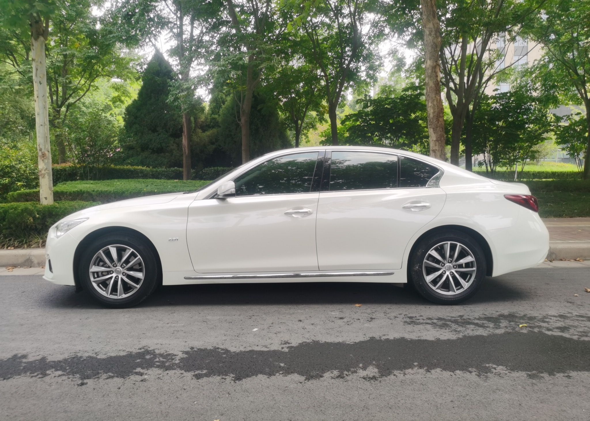 英菲尼迪Q50L 2018款 2.0T 舒适版 国VI