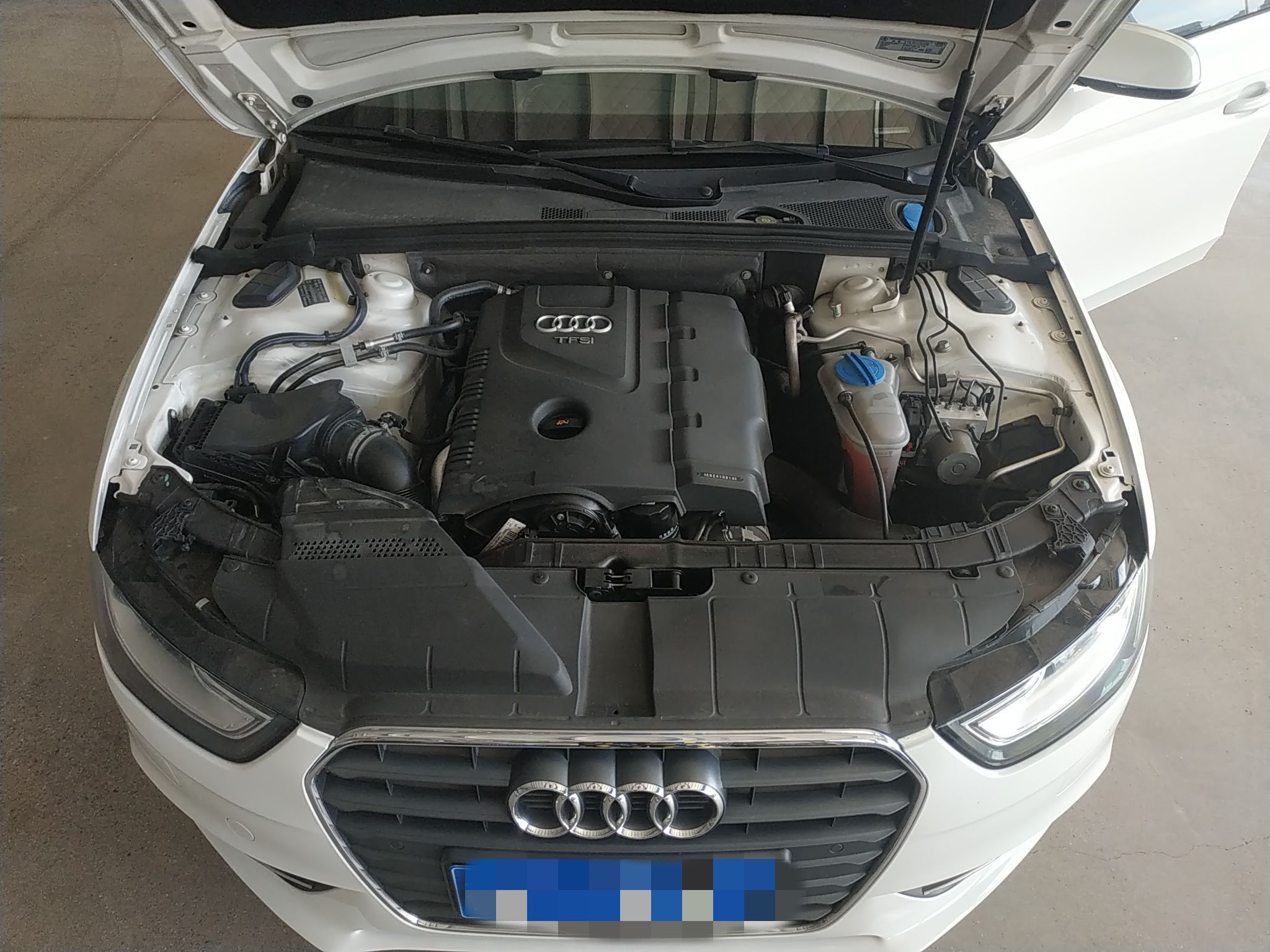 奥迪A4L 2013款 35 TFSI 自动标准型