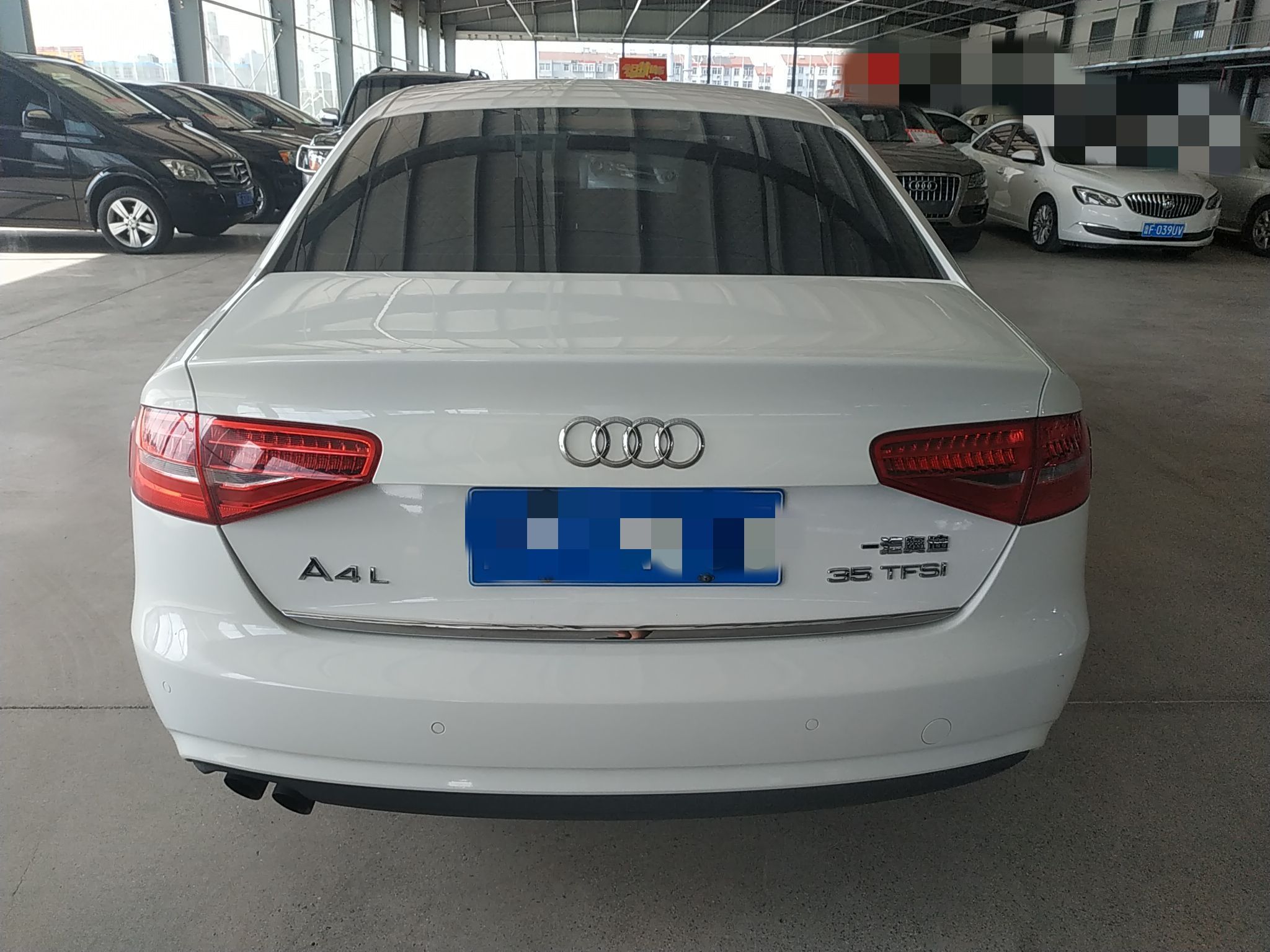 奥迪A4L 2013款 35 TFSI 自动标准型