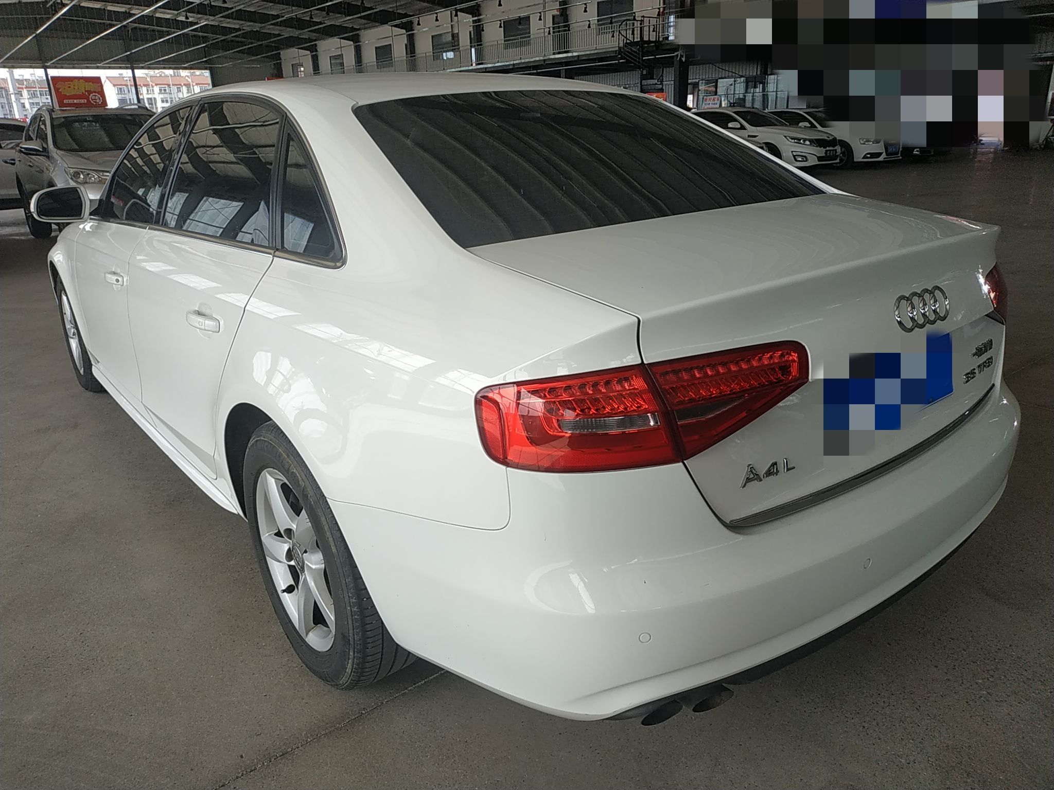 奥迪A4L 2013款 35 TFSI 自动标准型