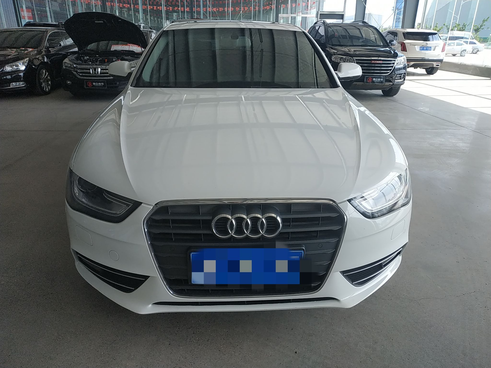 奥迪A4L 2013款 35 TFSI 自动标准型