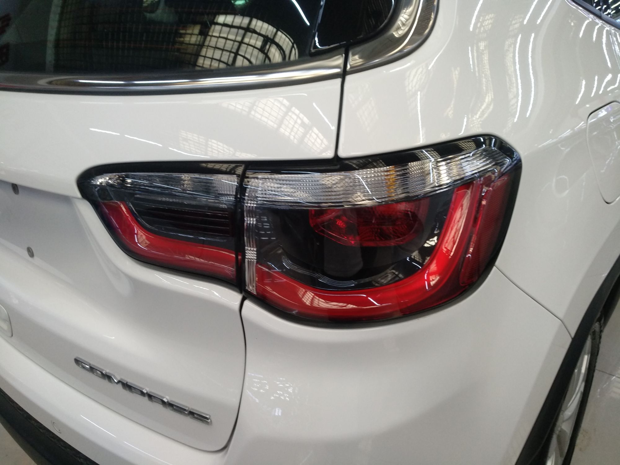 Jeep 指南者 2021款 220T 自动精英版