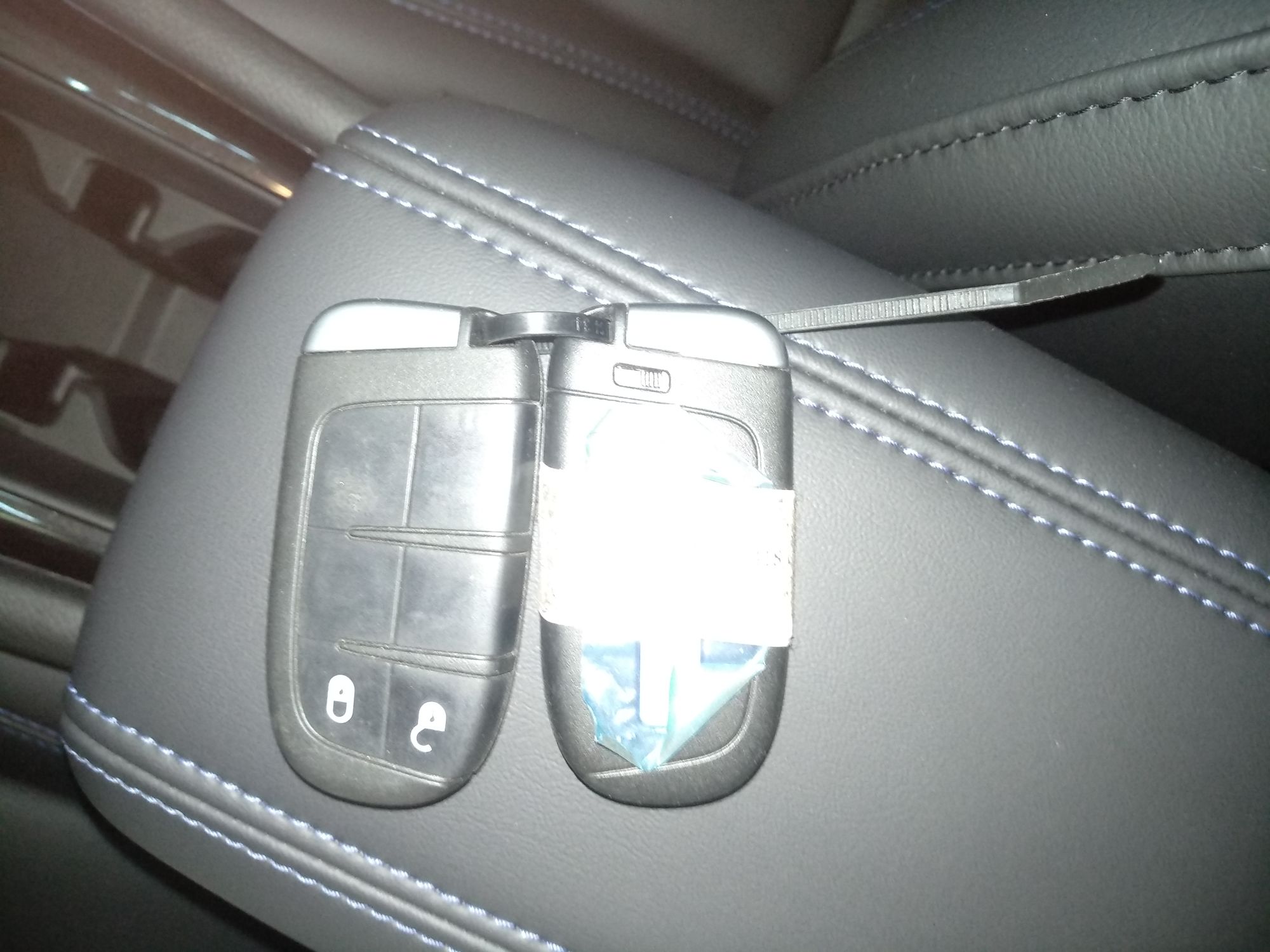 Jeep 指南者 2021款 220T 自动精英版