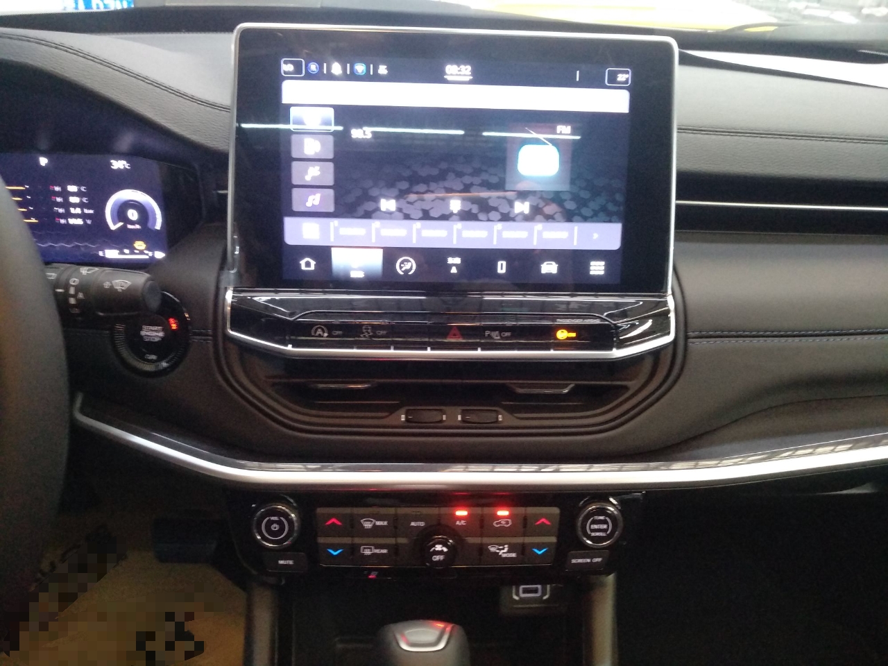 Jeep 指南者 2021款 220T 自动精英版