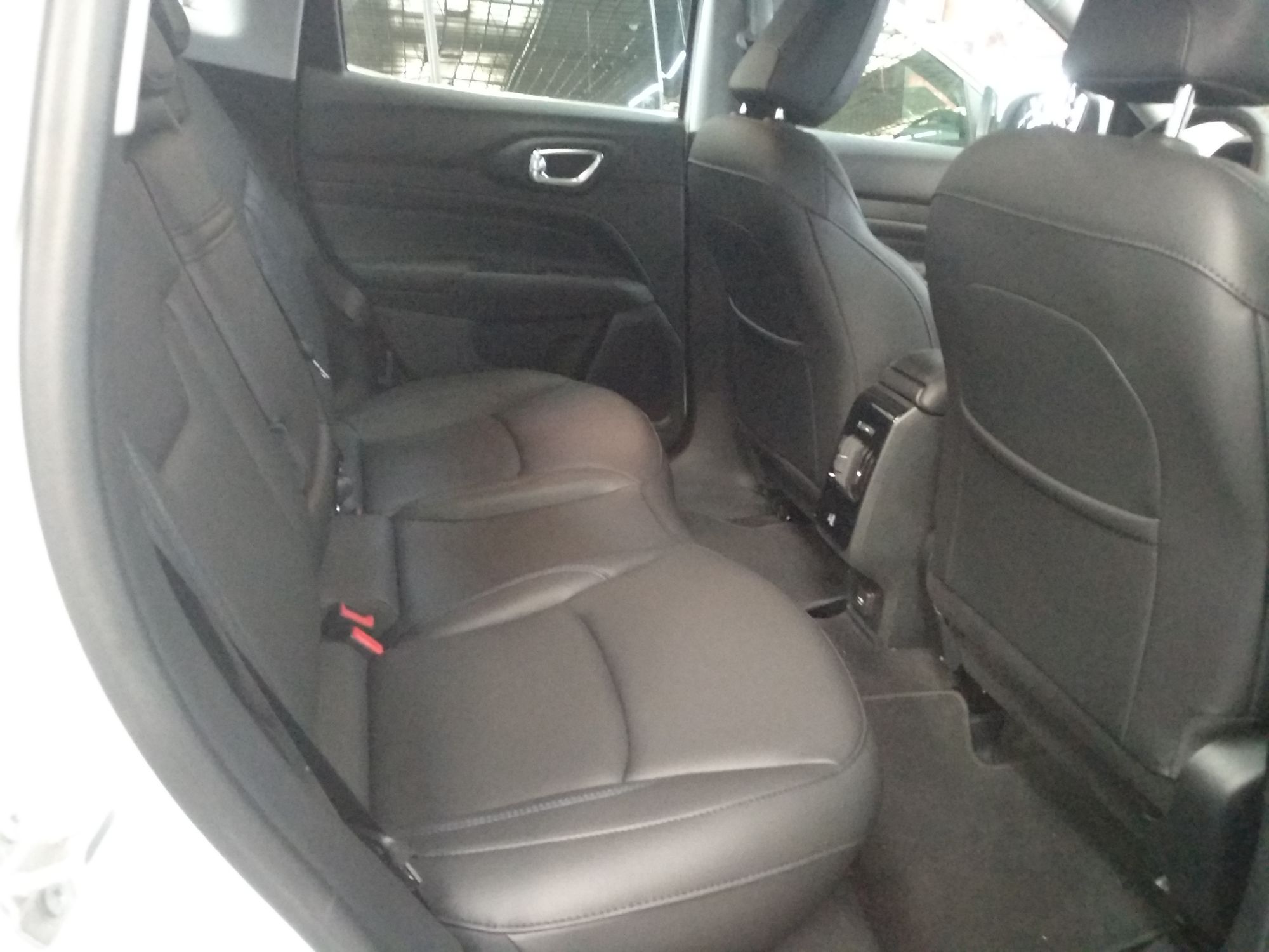 Jeep 指南者 2021款 220T 自动精英版