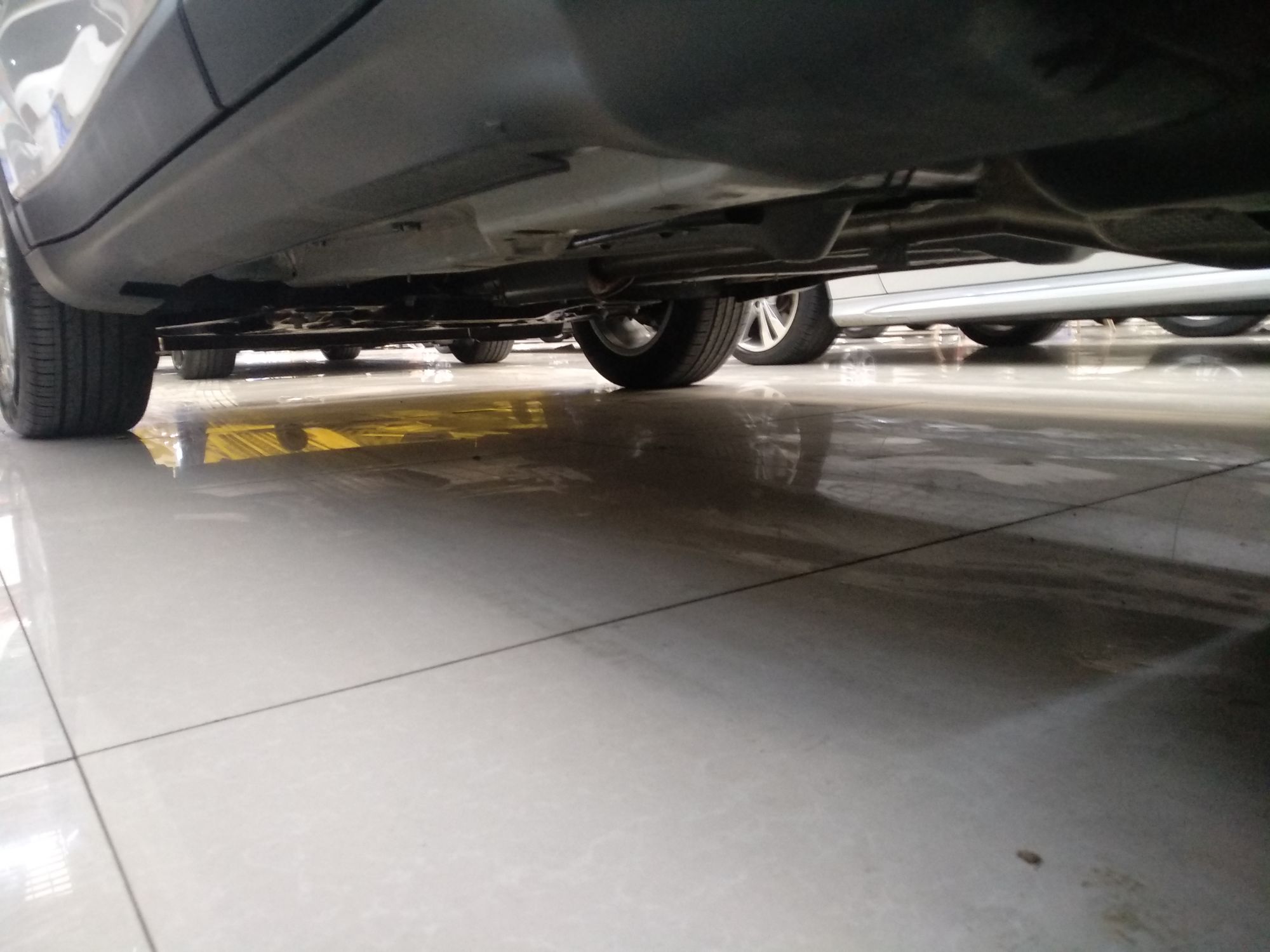 Jeep 指南者 2021款 220T 自动精英版