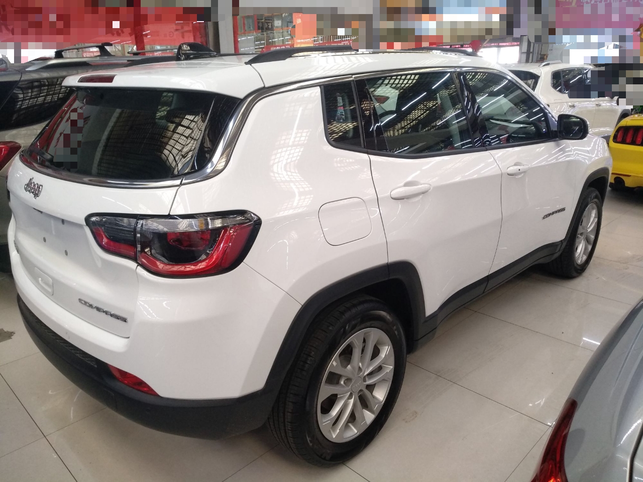 Jeep 指南者 2021款 220T 自动精英版