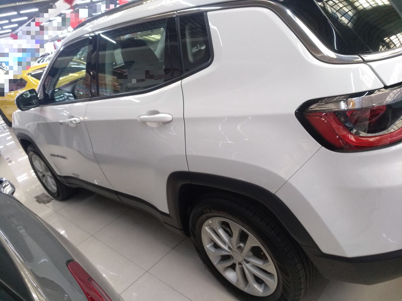 Jeep 指南者 2021款 220T 自动精英版