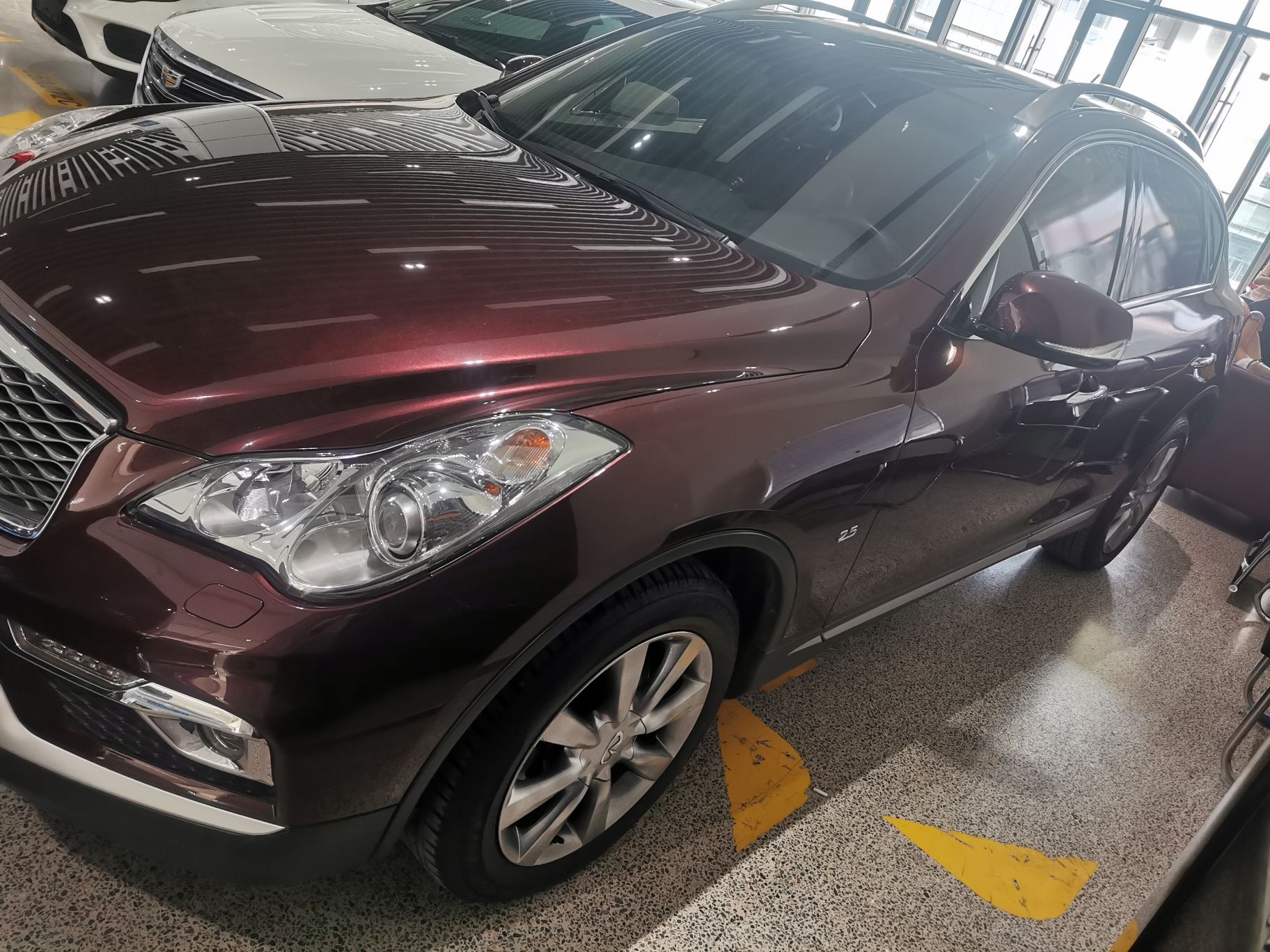 英菲尼迪QX50 2015款 2.5L 舒适版