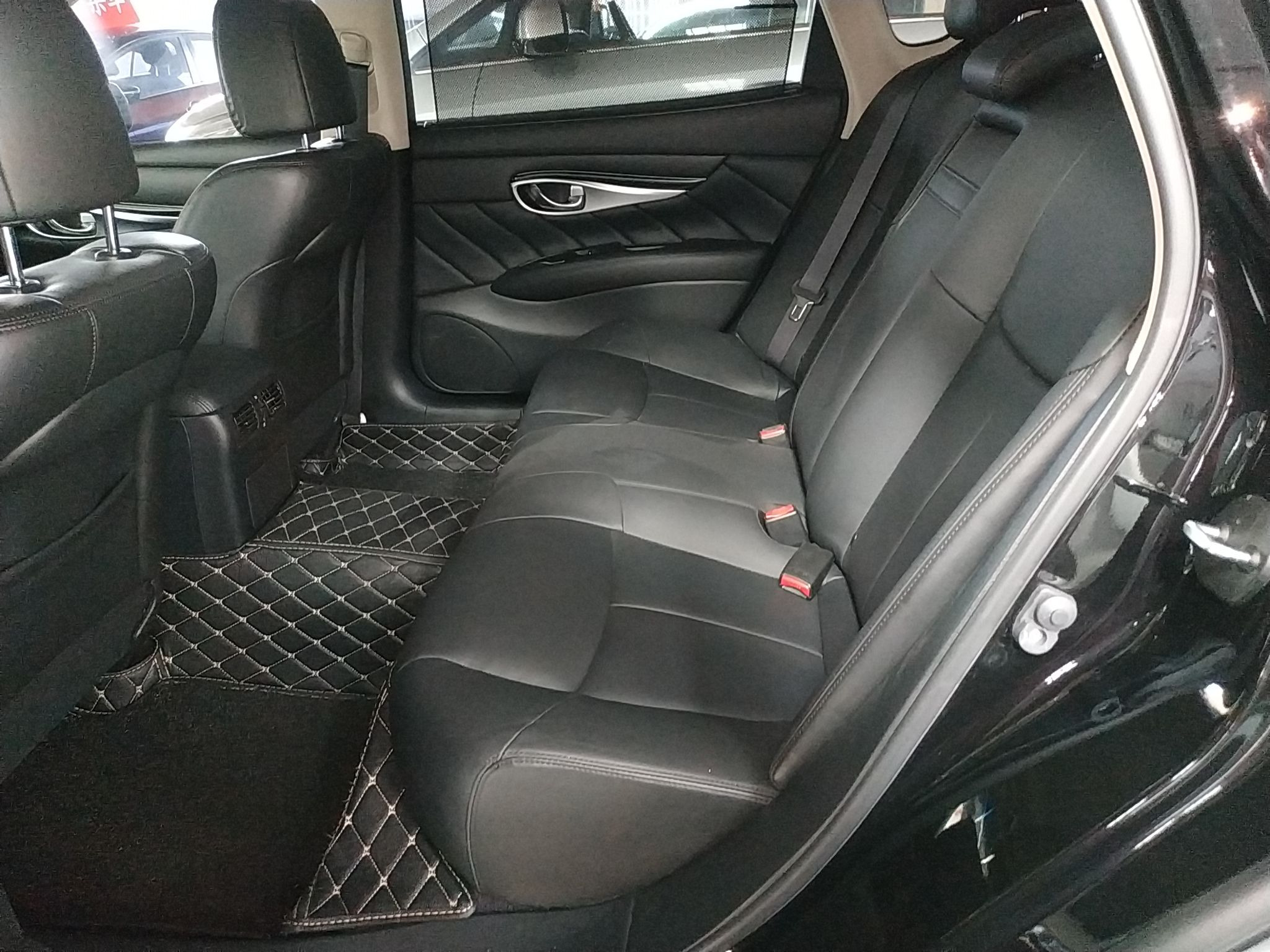 英菲尼迪Q70 2017款 Q70L 2.5L 精英版(进口)