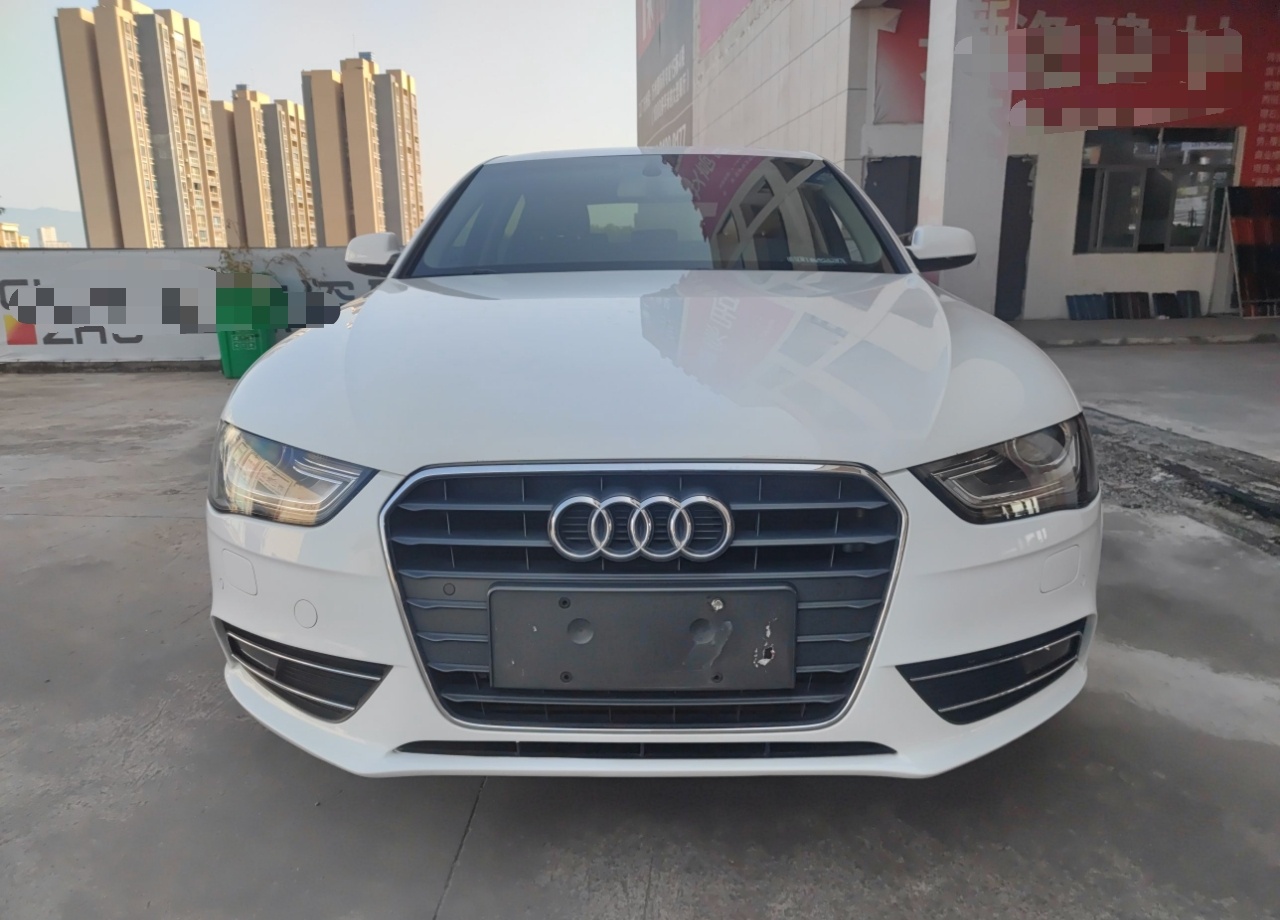 奥迪A4L 2013款 35 TFSI 自动标准型