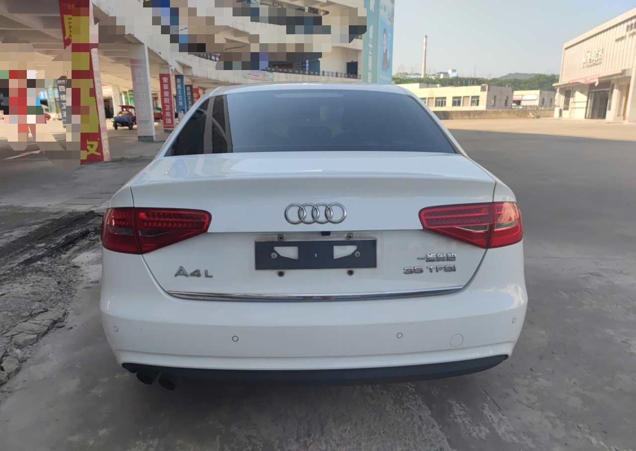 奥迪A4L 2013款 35 TFSI 自动标准型