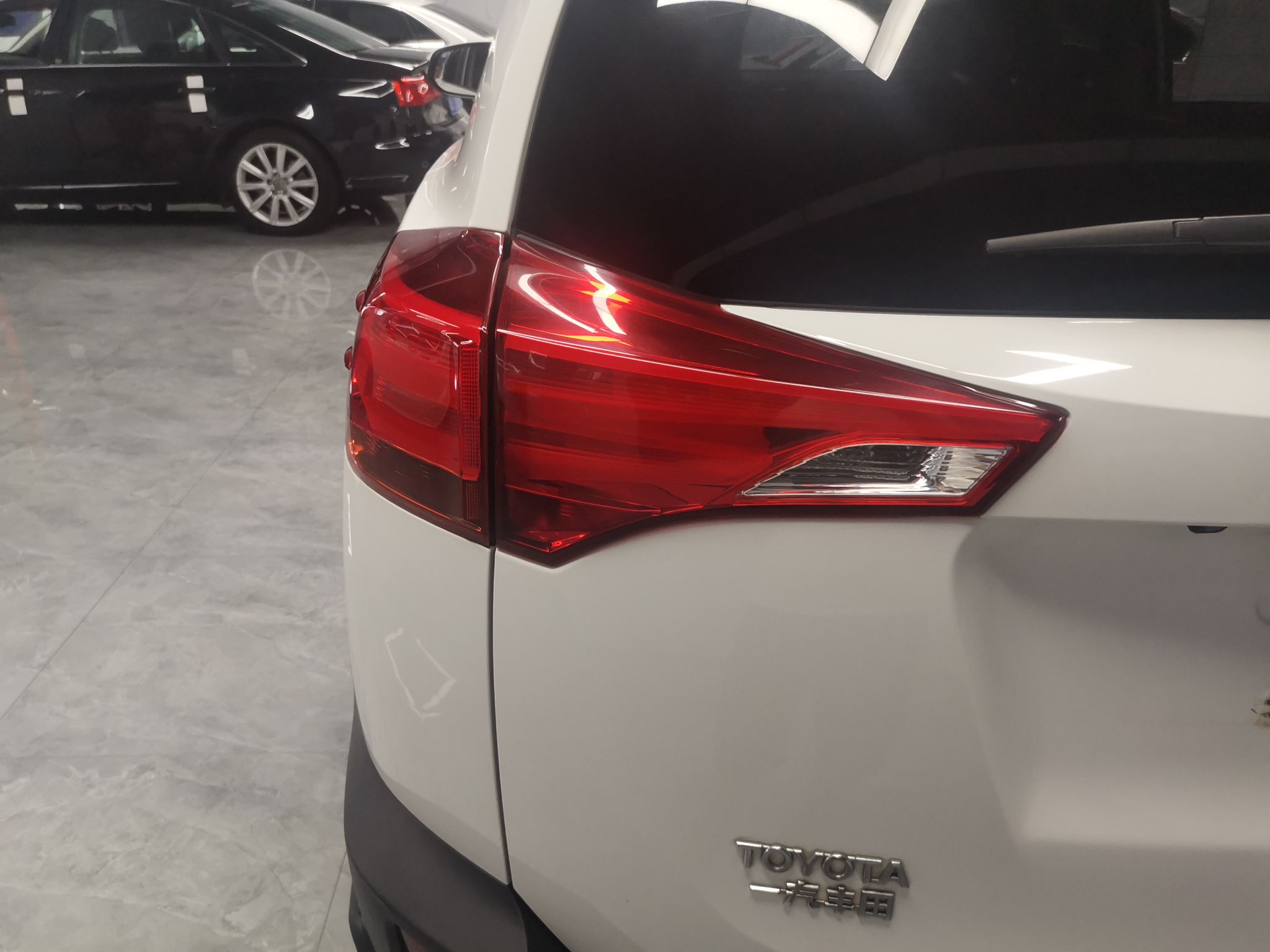 丰田 RAV4 2013款 2.5L 自动四驱豪华版