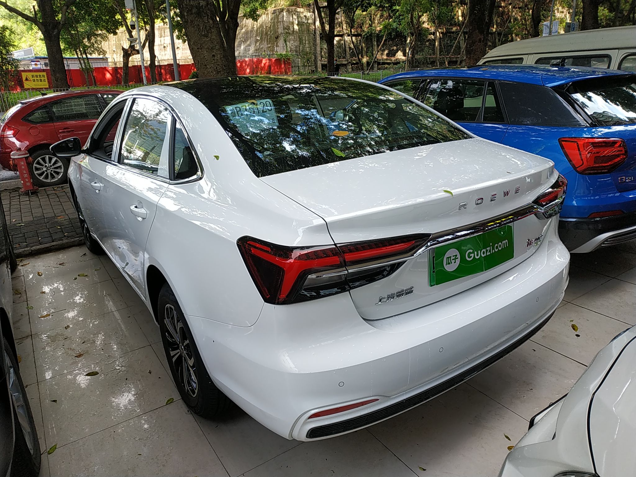 荣威i6 MAX新能源 2022款 EV 500天幕尊享版