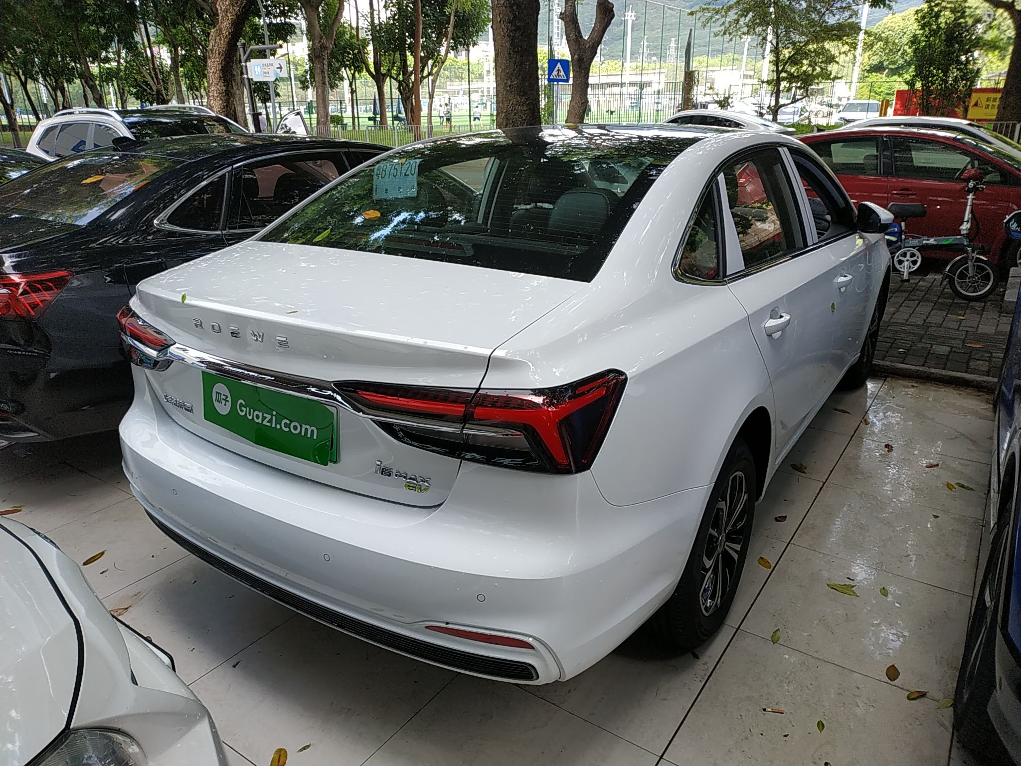 荣威i6 MAX新能源 2022款 EV 500天幕尊享版