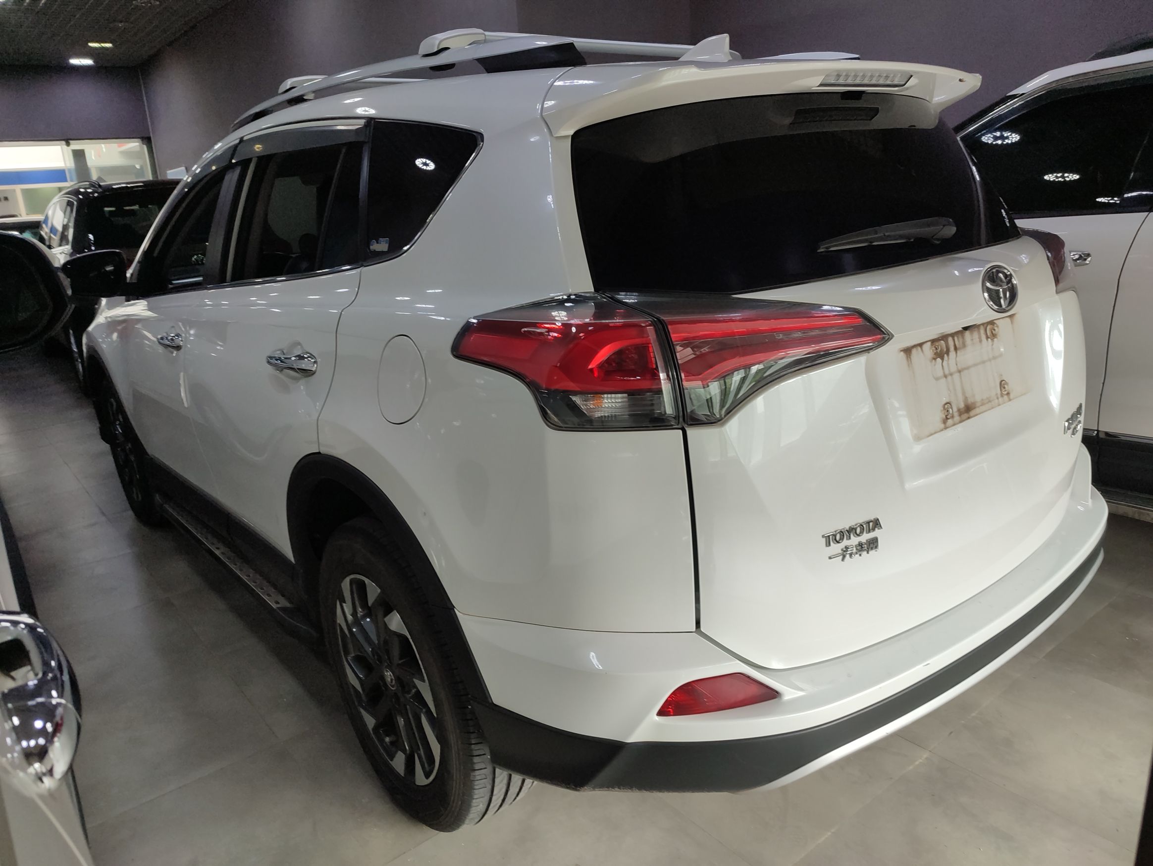 丰田 RAV4 2018款 2.5L 自动四驱精英i版