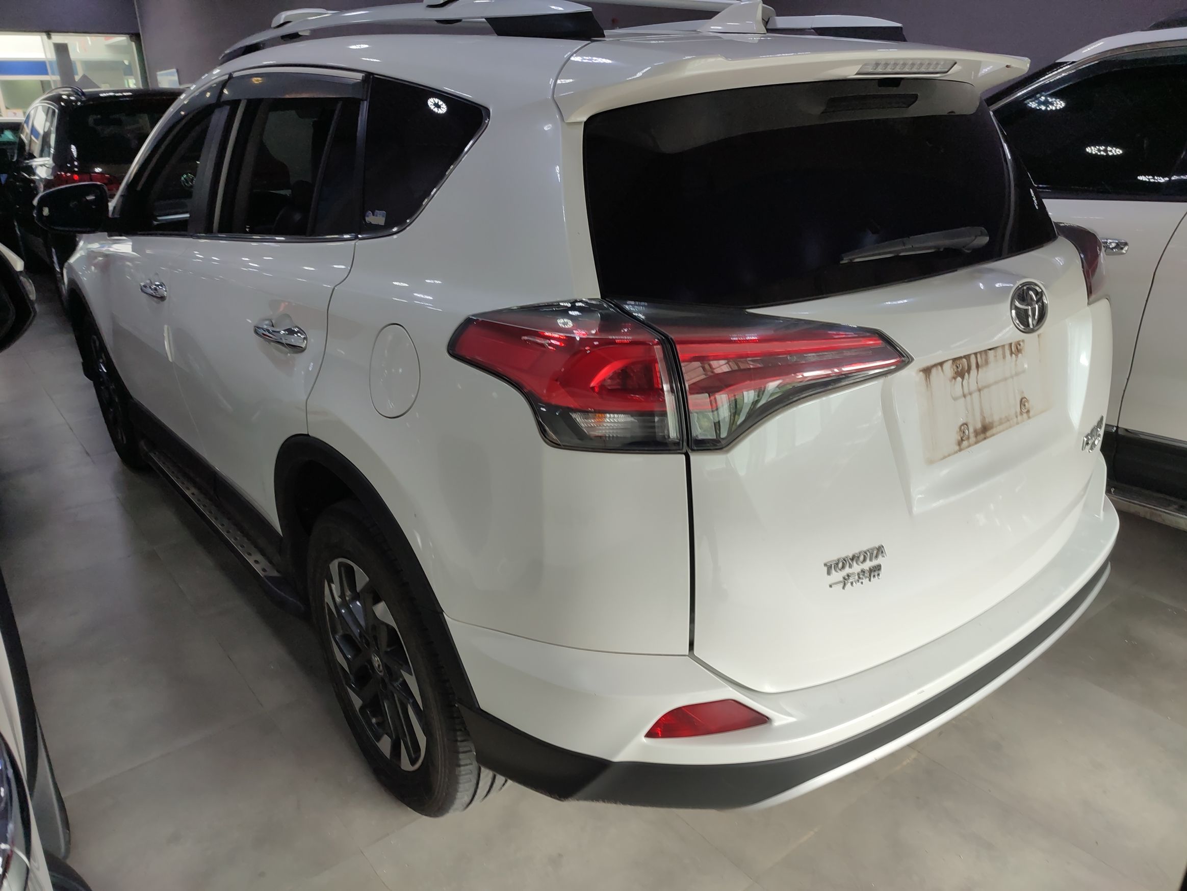 丰田 RAV4 2018款 2.5L 自动四驱精英i版