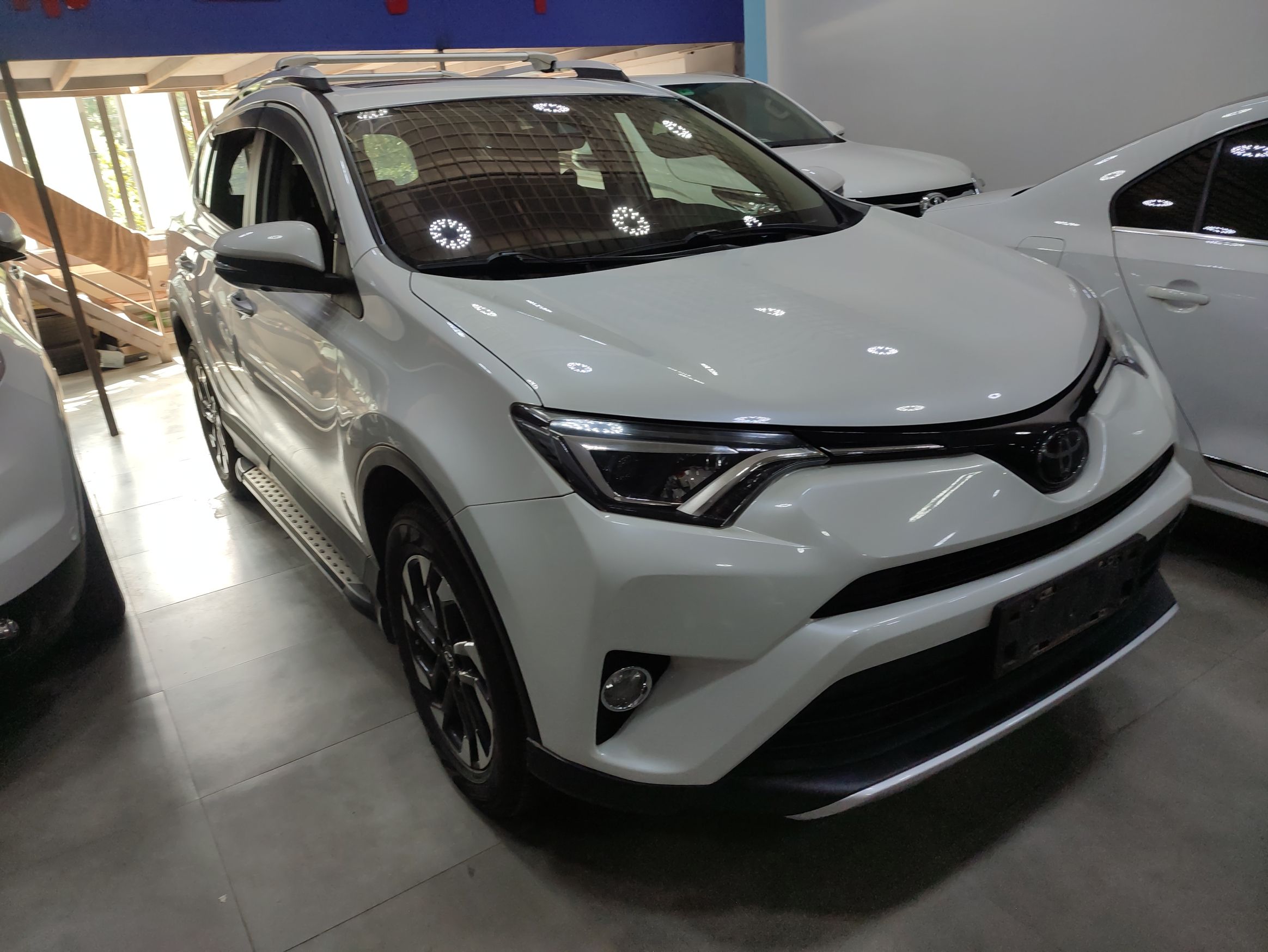 丰田 RAV4 2018款 2.5L 自动四驱精英i版