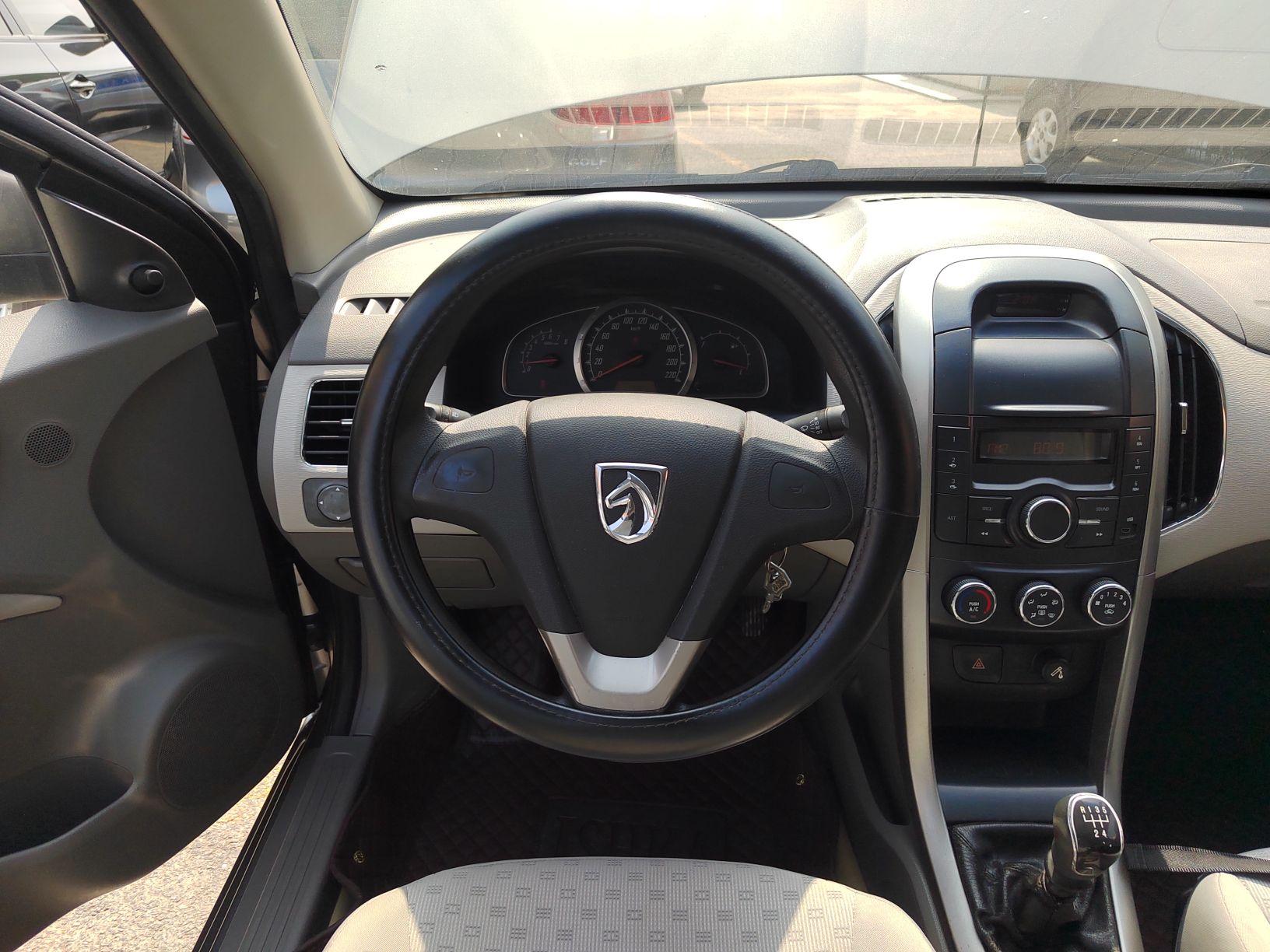 宝骏630 2011款 1.5L 手动标准型