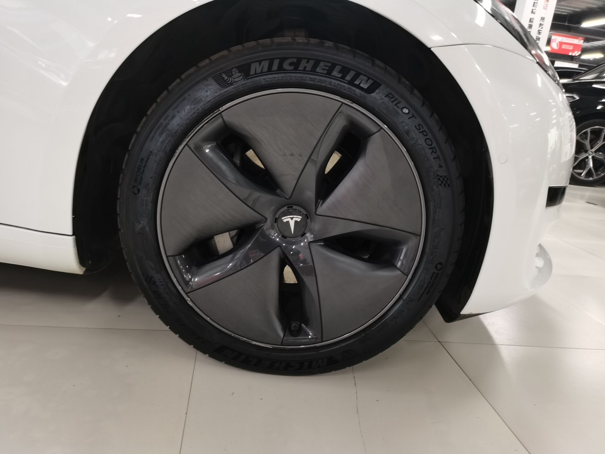 特斯拉 Model 3 2020款 改款 标准续航后驱升级版