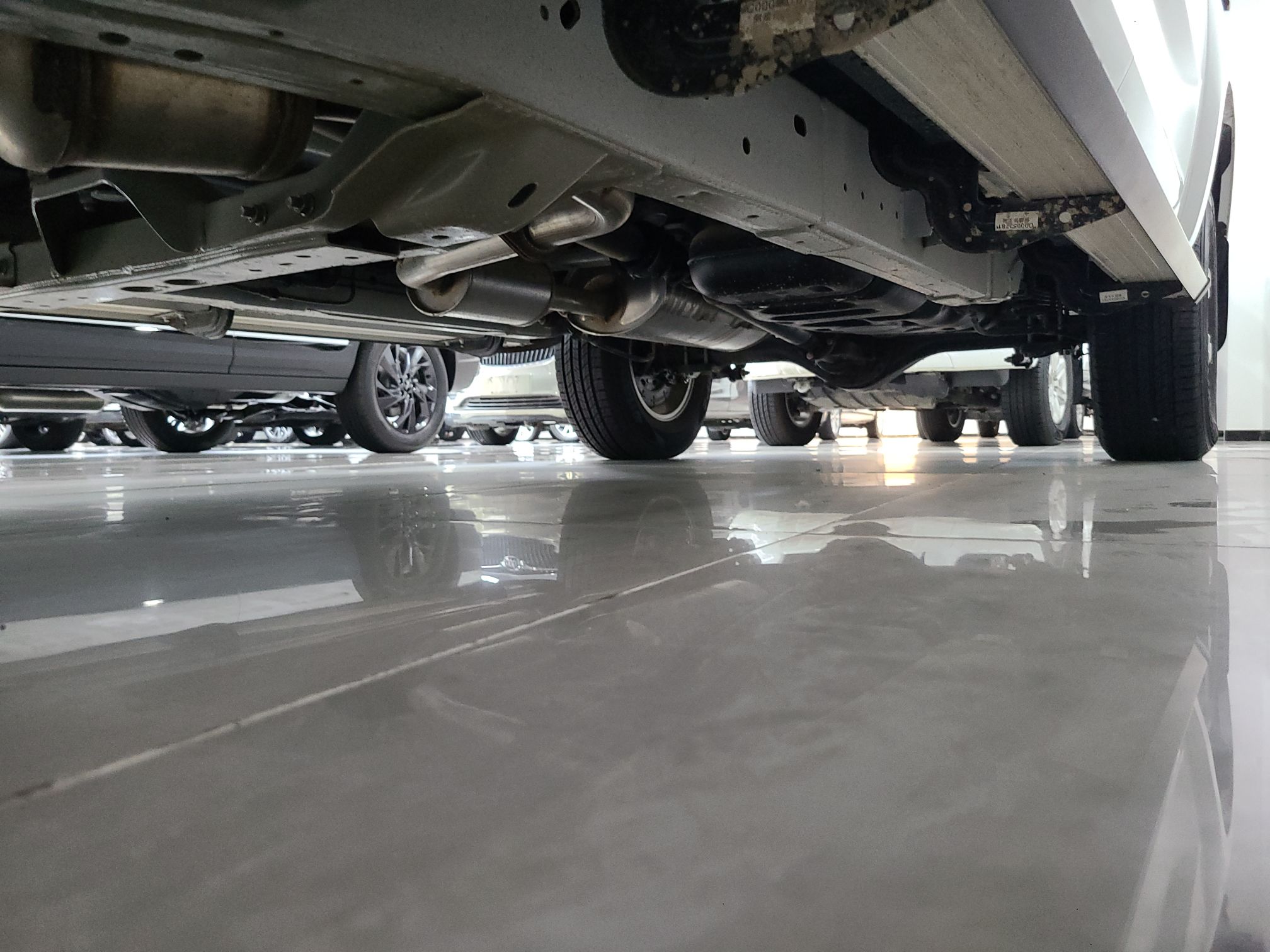 上汽MAXUS 上汽大通T70 2020款 2.0T汽油自动两驱精英型标厢高底盘