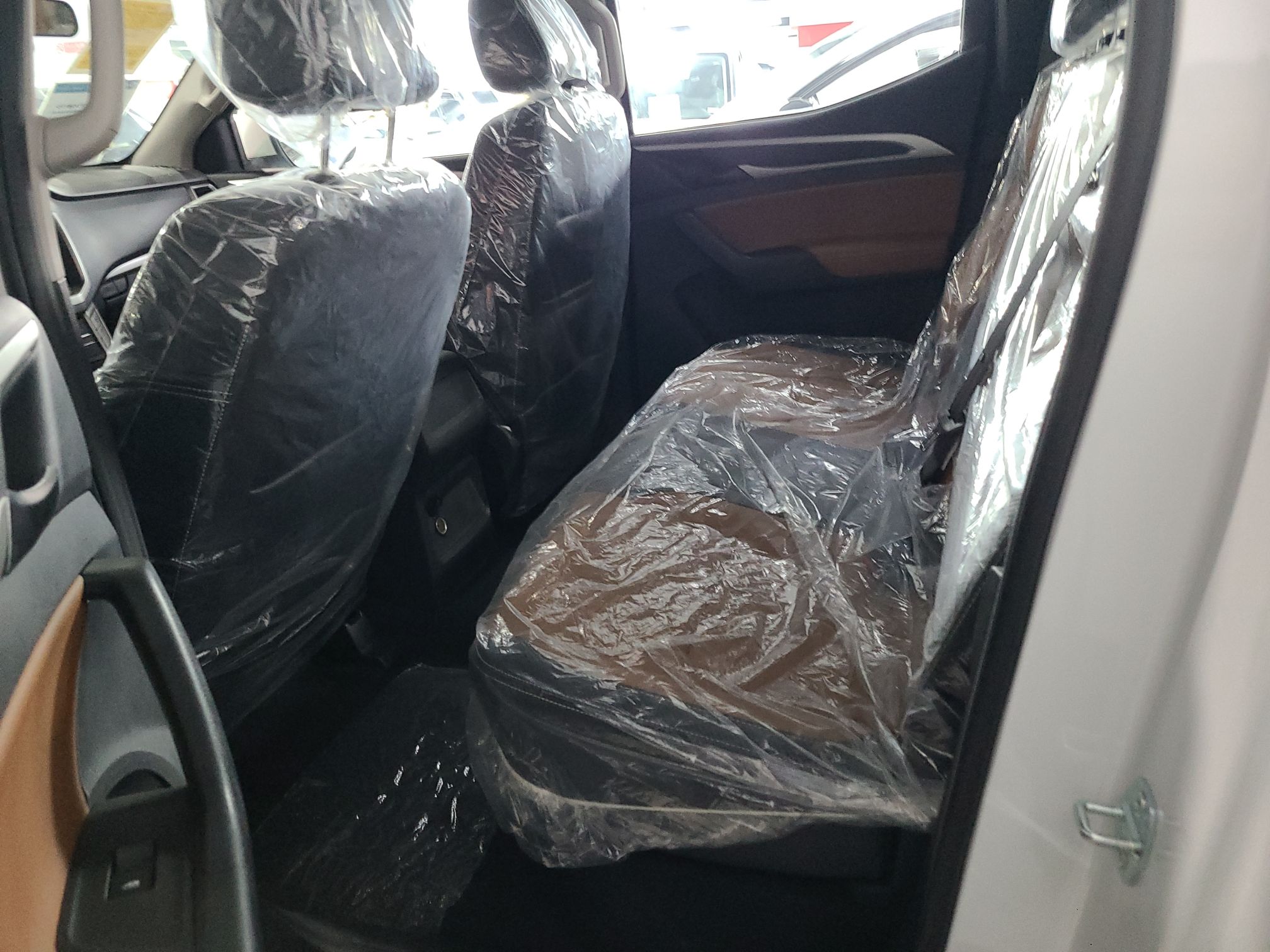 上汽MAXUS 上汽大通T70 2020款 2.0T汽油自动两驱精英型标厢高底盘