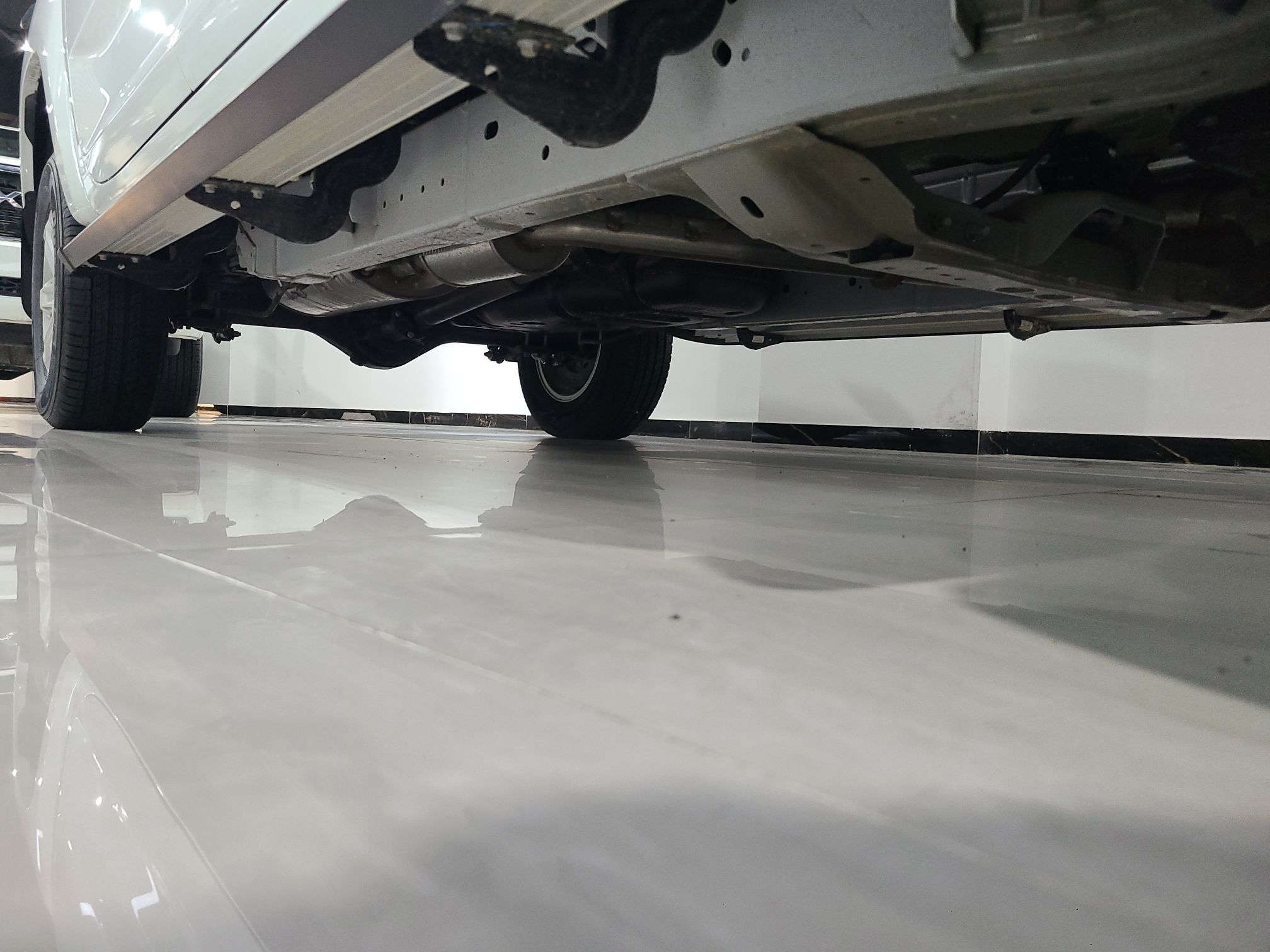 上汽MAXUS 上汽大通T70 2020款 2.0T汽油自动两驱精英型标厢高底盘