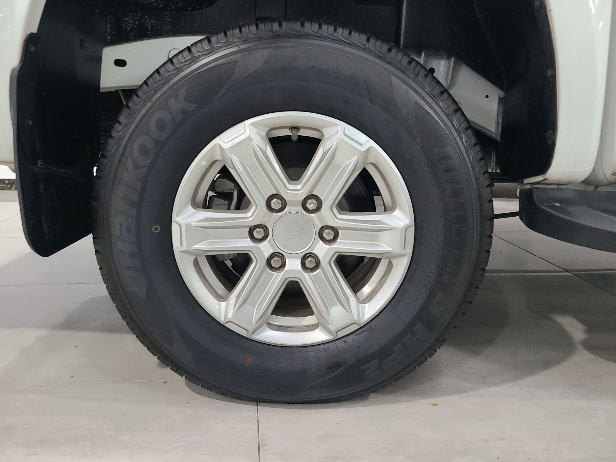 上汽MAXUS 上汽大通T70 2020款 2.0T汽油自动两驱精英型标厢高底盘