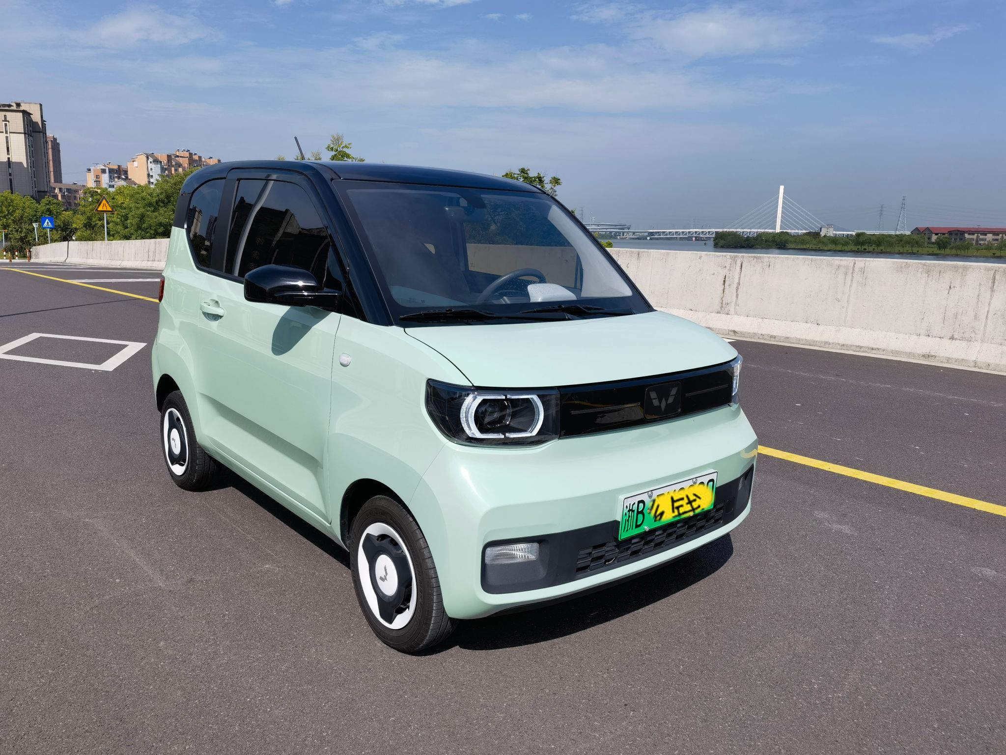 五菱汽车 宏光MINI EV 2022款 马卡龙臻享款 磷酸铁锂