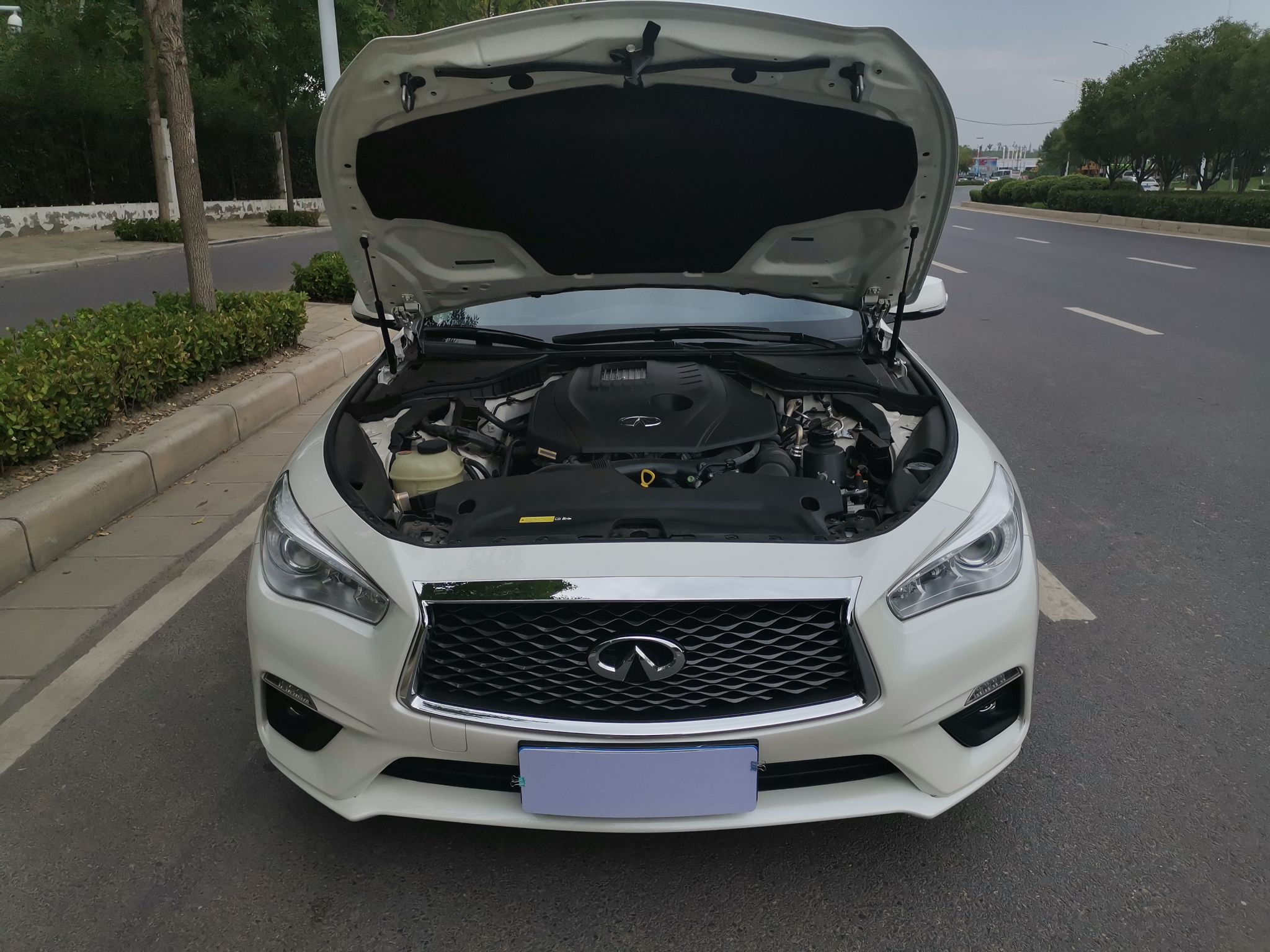 英菲尼迪Q50L 2018款 2.0T 舒适版 国VI