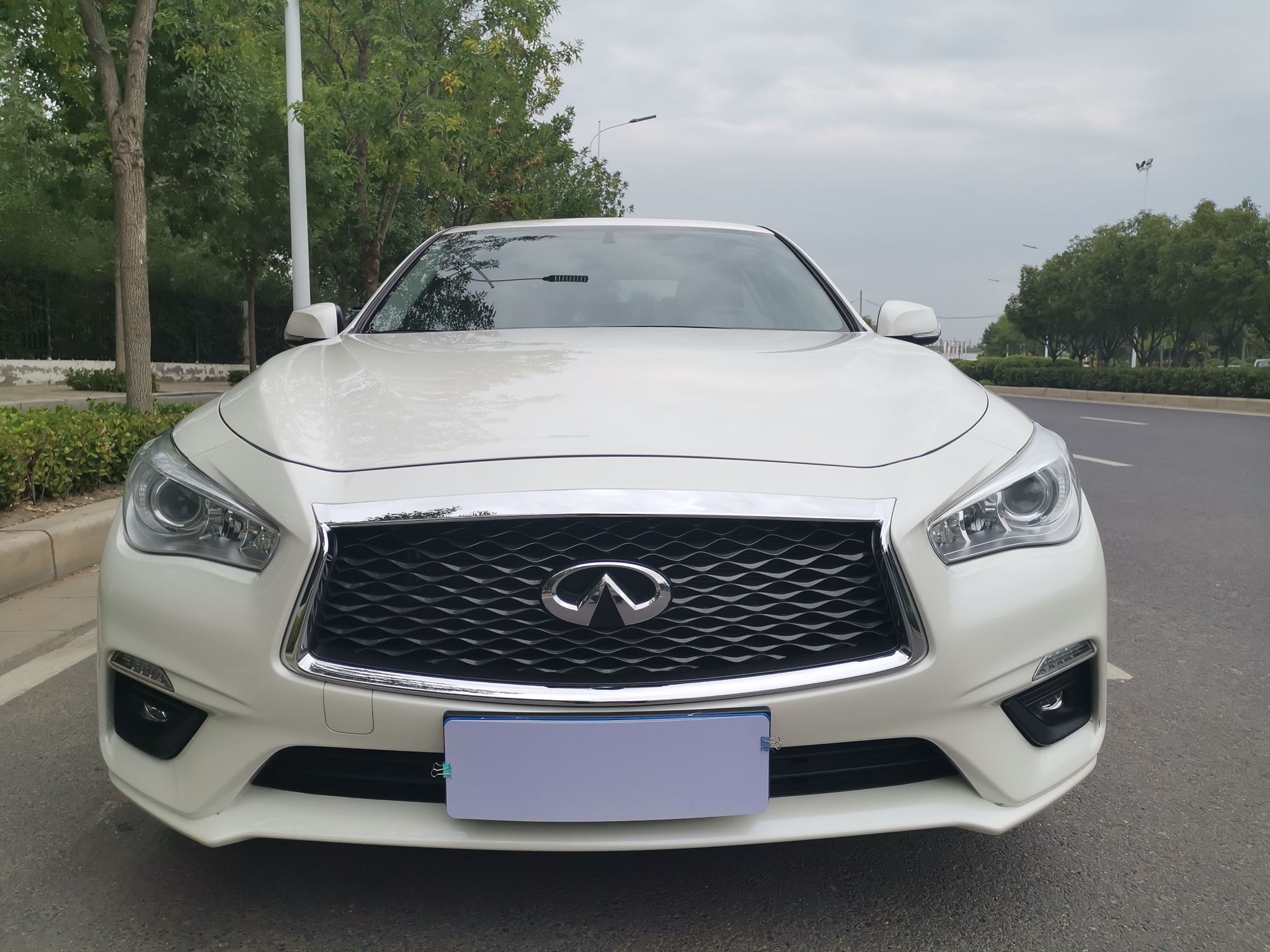 英菲尼迪Q50L 2018款 2.0T 舒适版 国VI