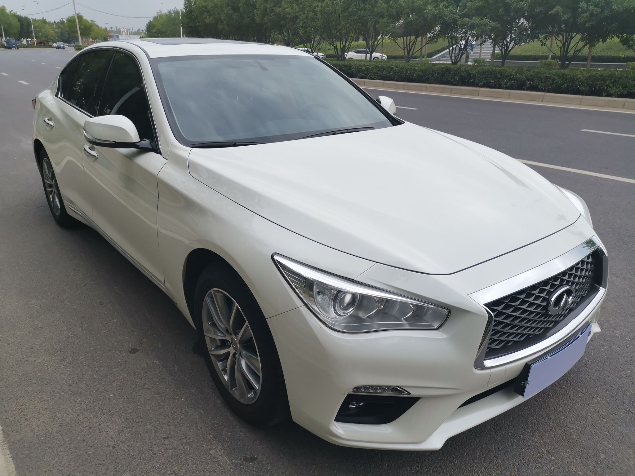 英菲尼迪Q50L 2018款 2.0T 舒适版 国VI