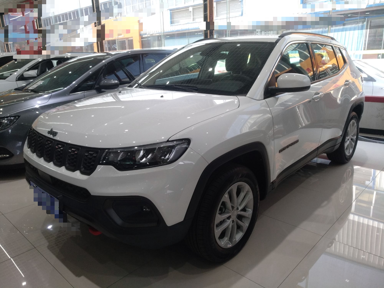 Jeep 指南者 2021款 220T 自动精英版