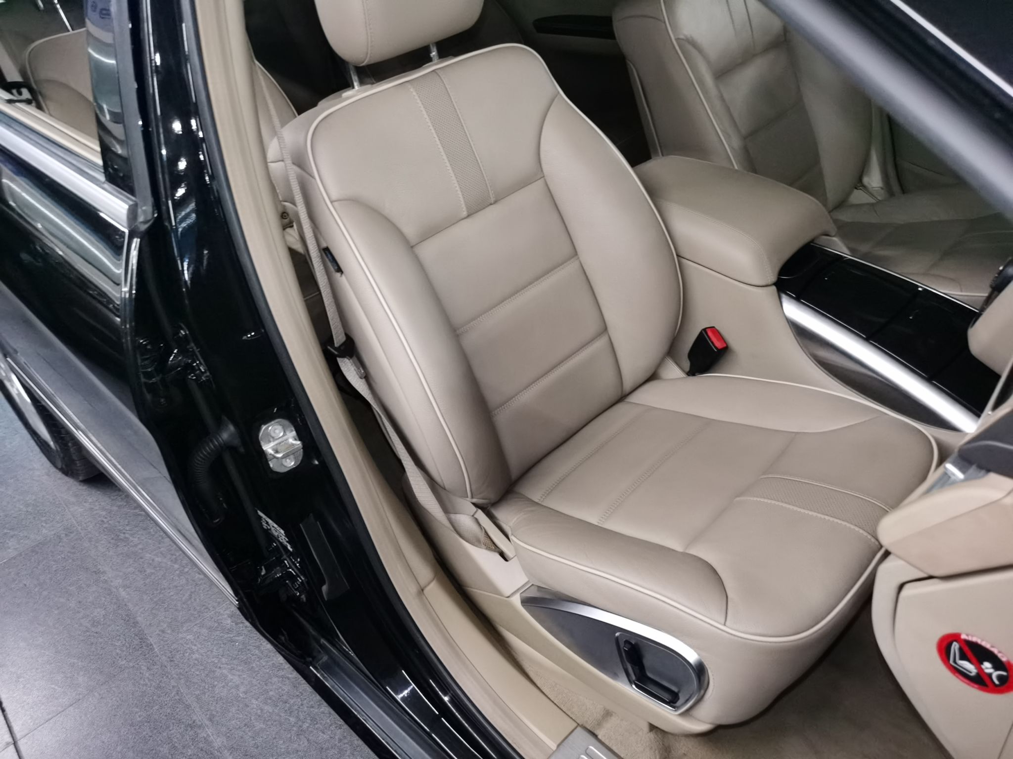 奔驰R级 2014款 R 400 4MATIC 商务型(进口)